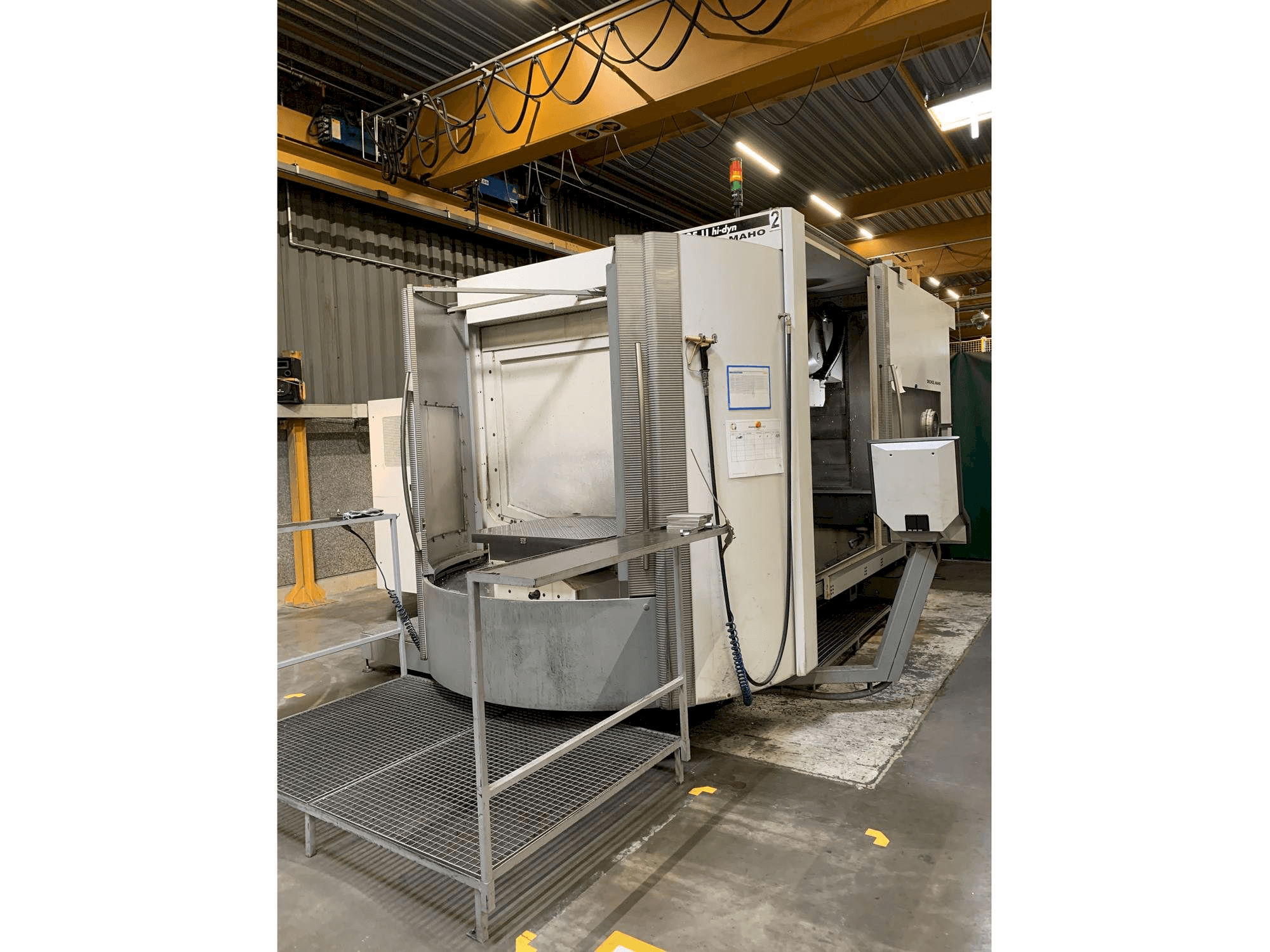 Prikaz stroja DECKEL MAHO DMC 125 U hi-dyn sprijeda