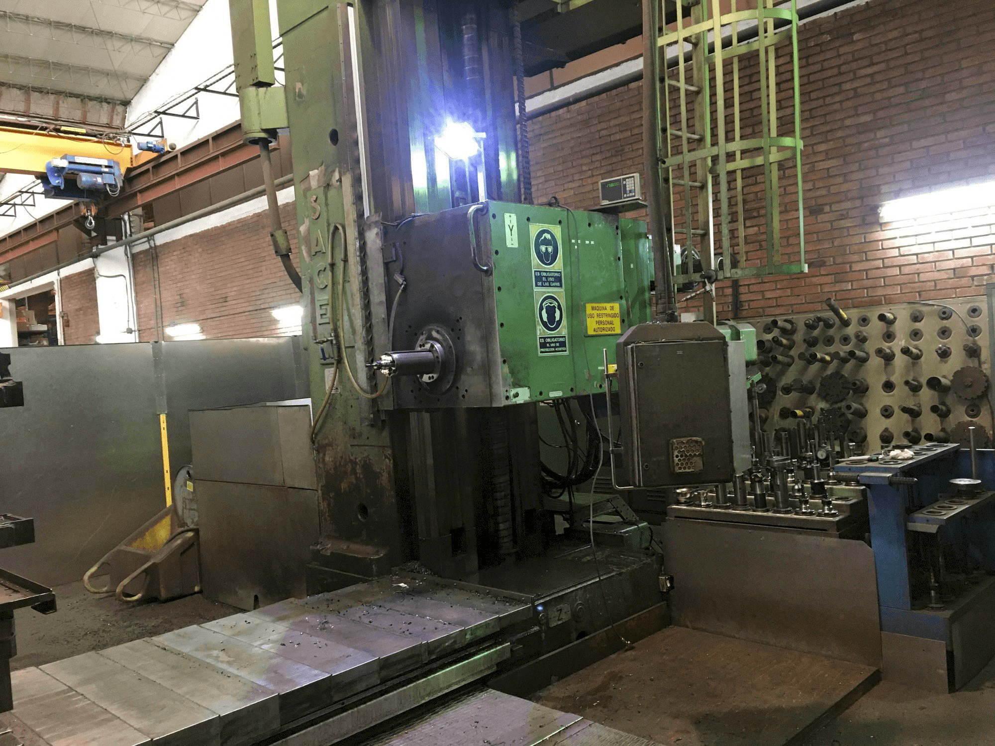 Prikaz stroja Sacem M.S.T 130 C/N sprijeda