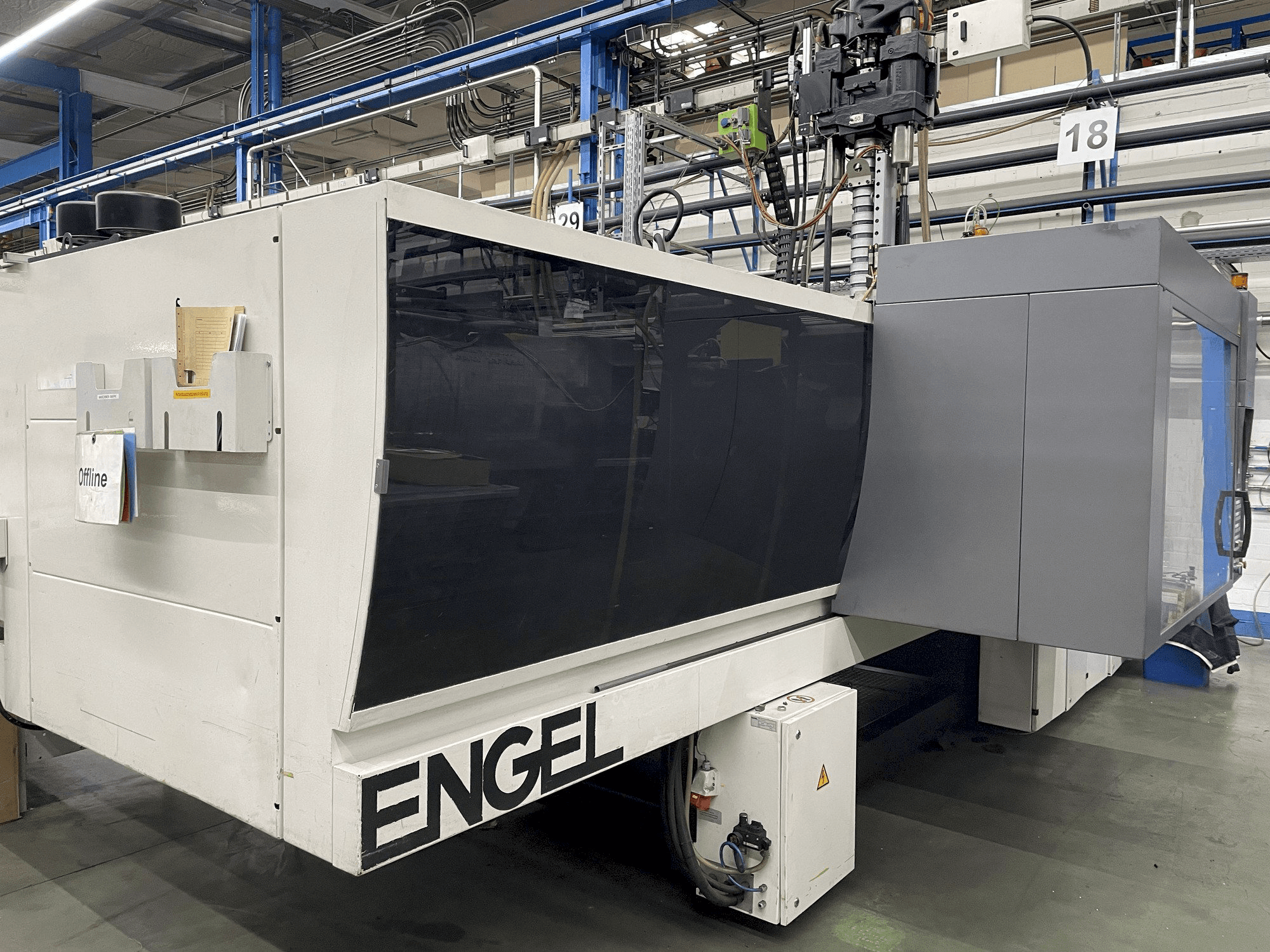 Prikaz stroja ENGEL VICTORY 1350H500V/350 Combi sprijeda