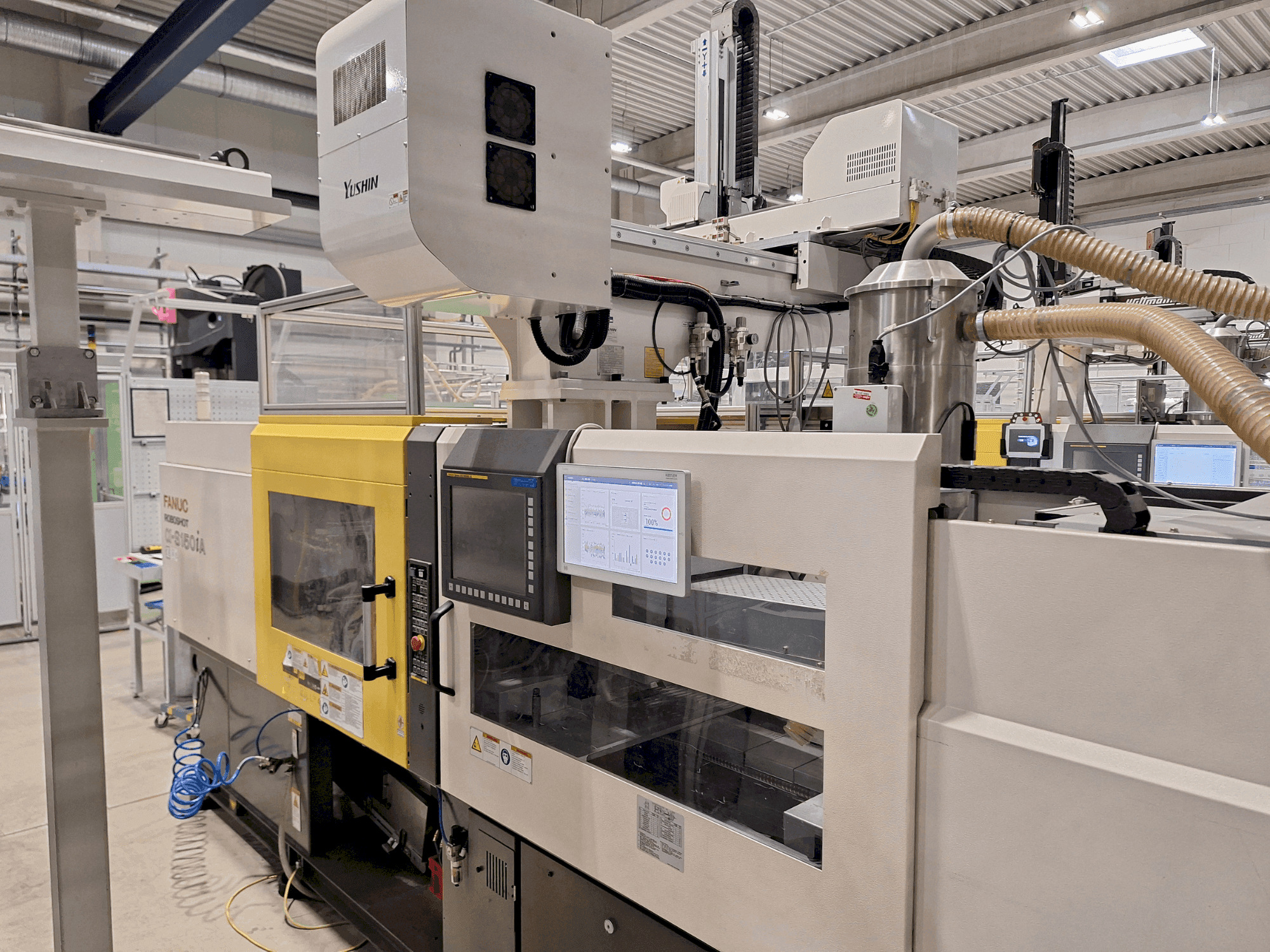 Prikaz stroja FANUC Roboshot S150iA sprijeda