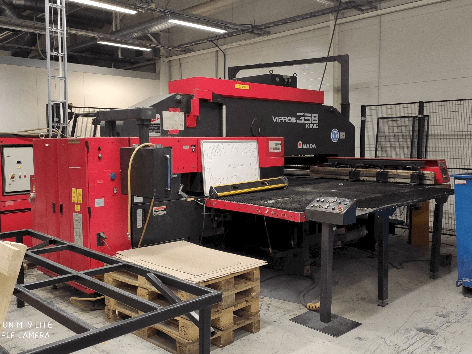 Prikaz stroja AMADA Vipros 358 King FS18 PC EMC sprijeda