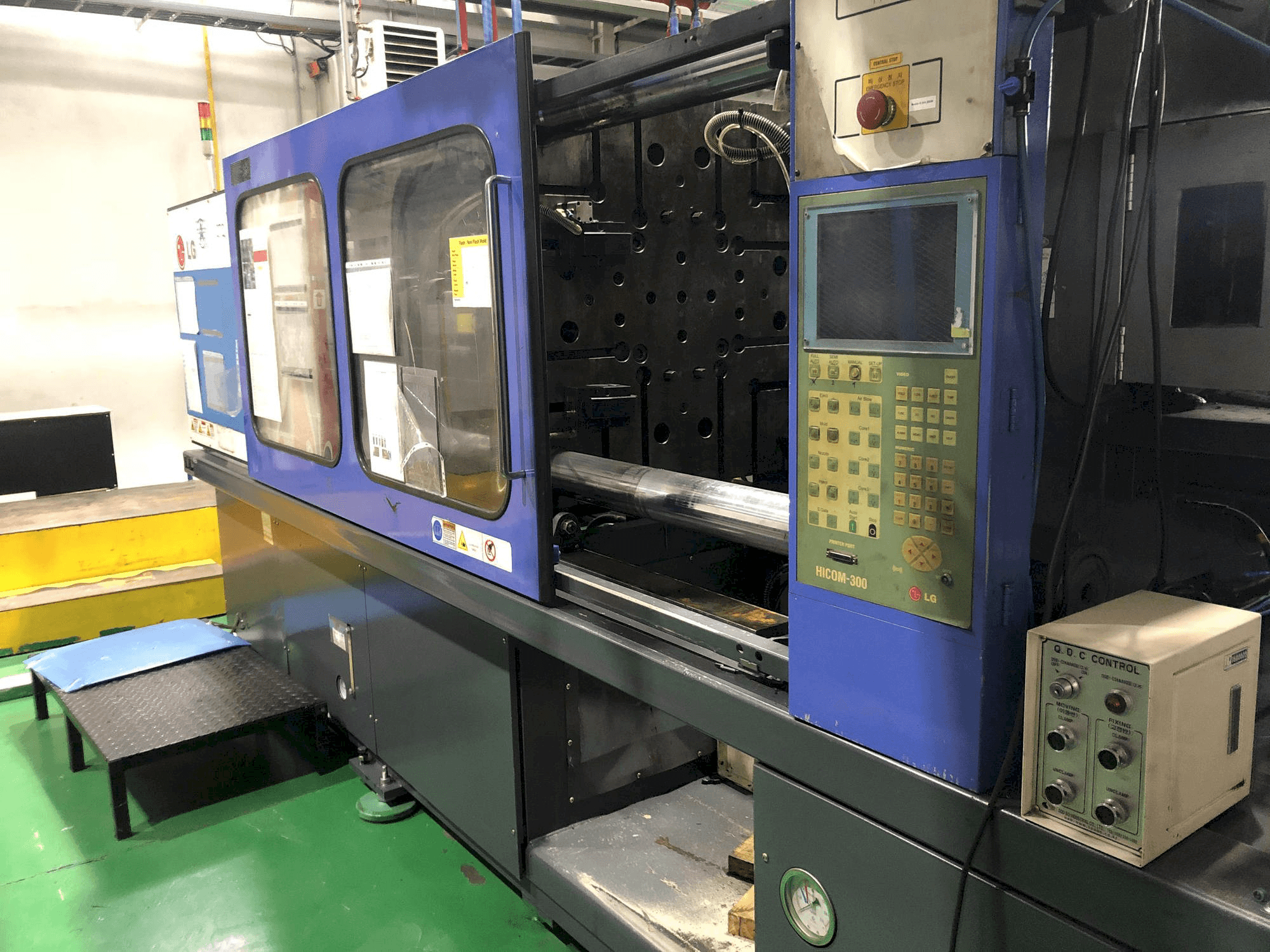 Prikaz stroja LG LGH-350N sprijeda