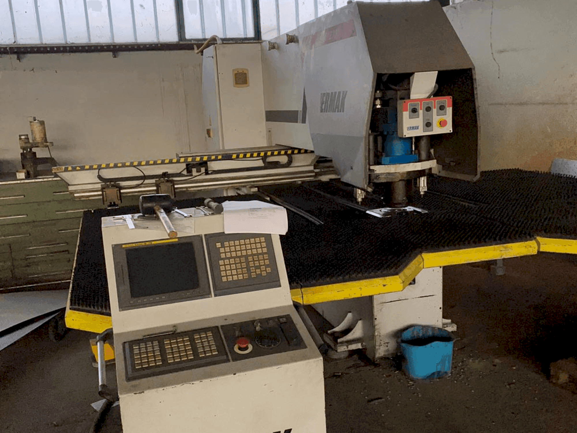 Prikaz stroja ERMAK EPP 1270 x 30 sprijeda