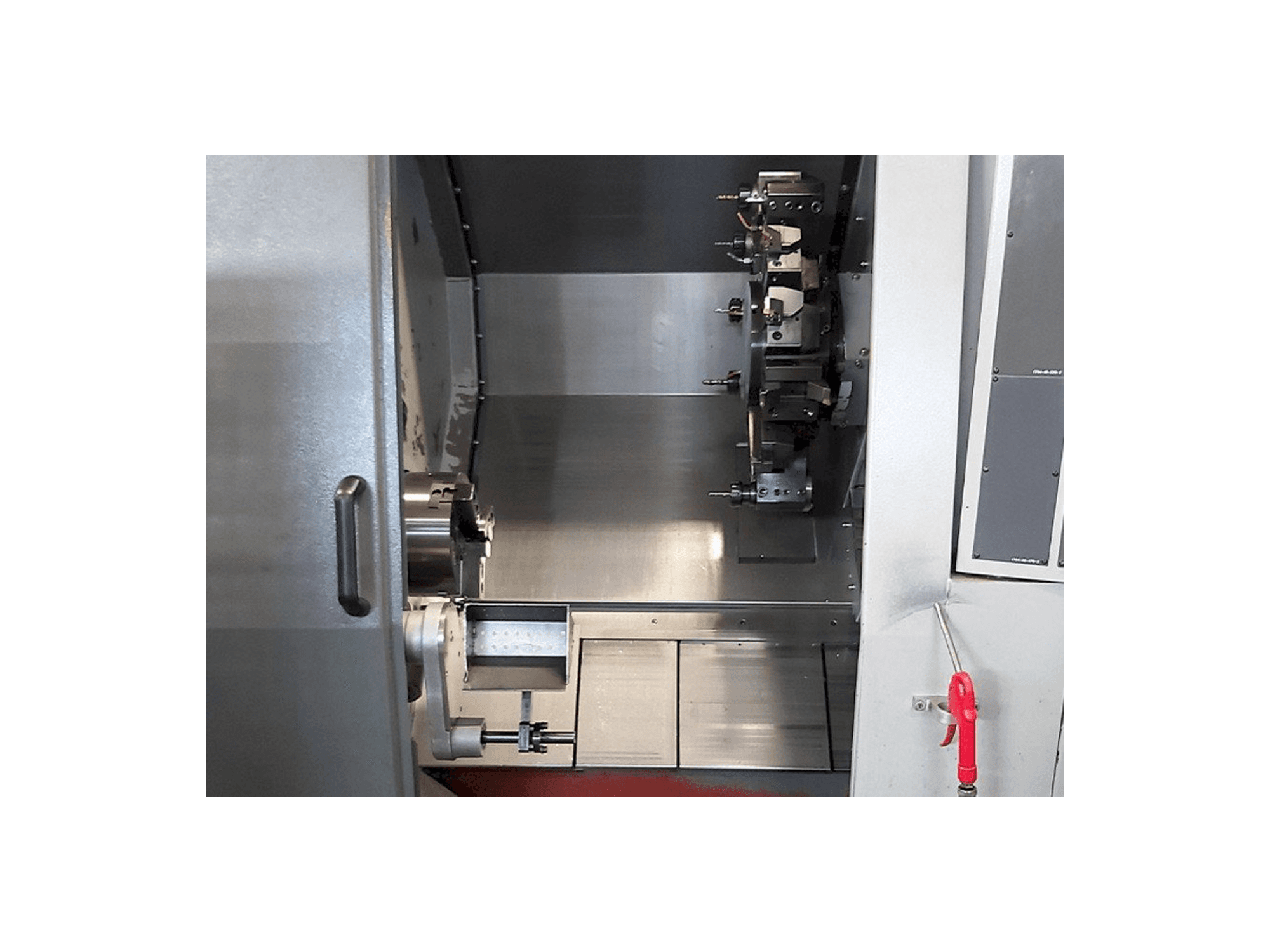 Prikaz stroja Hyundai Kia SKT210SY sprijeda