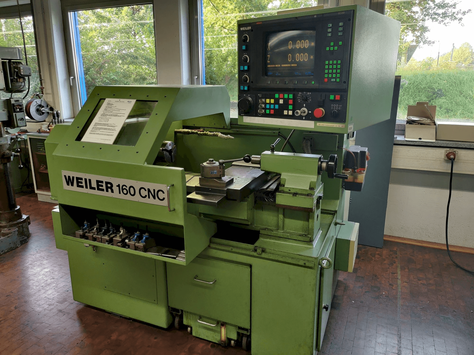 Prikaz stroja Weiler 160 CNC sprijeda
