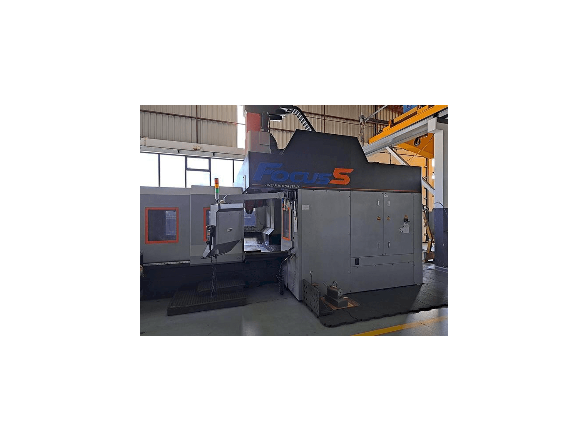 Prikaz stroja KEN Focus5 2022 sprijeda