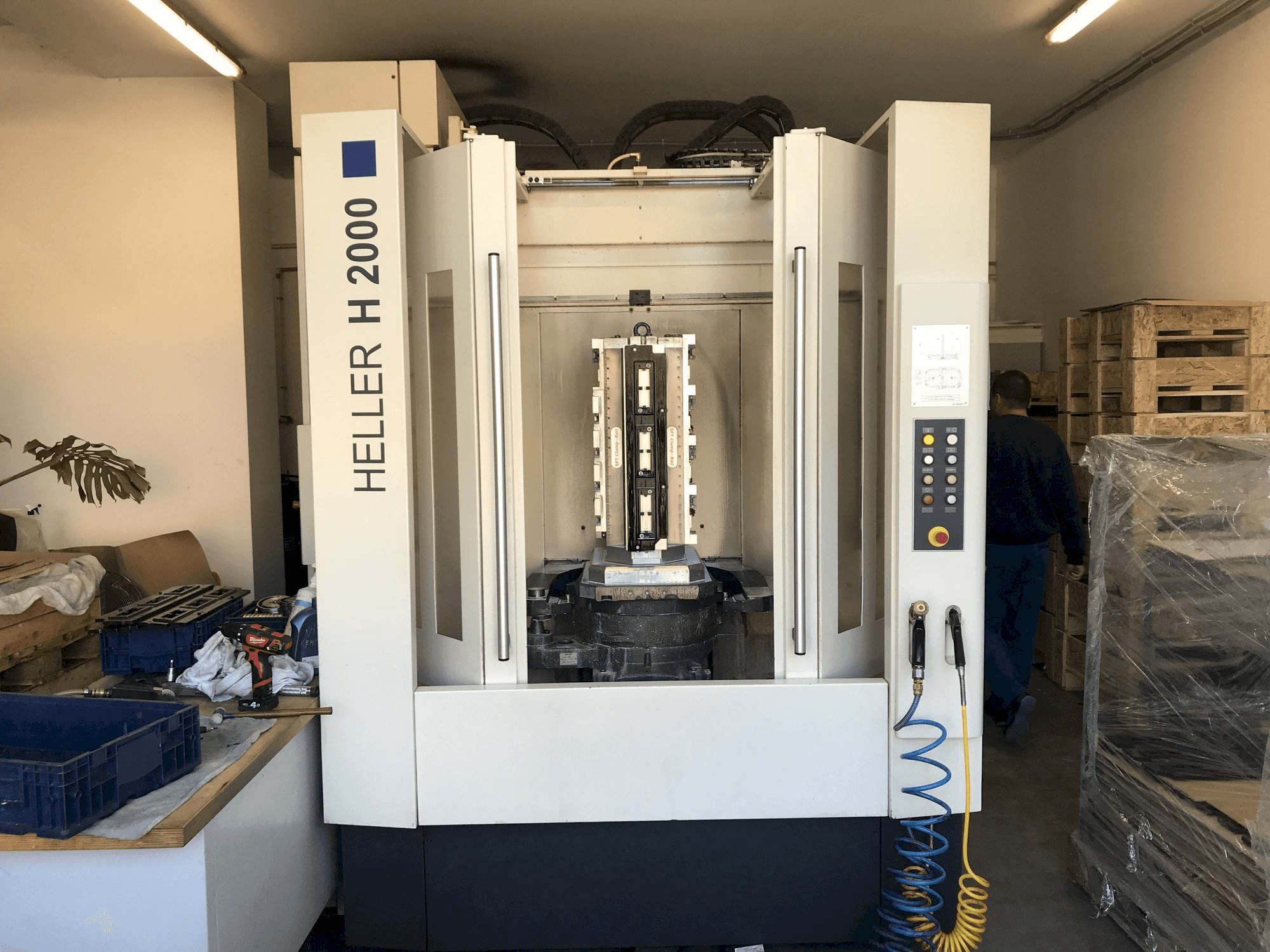 Prikaz stroja HELLER H2000 sprijeda