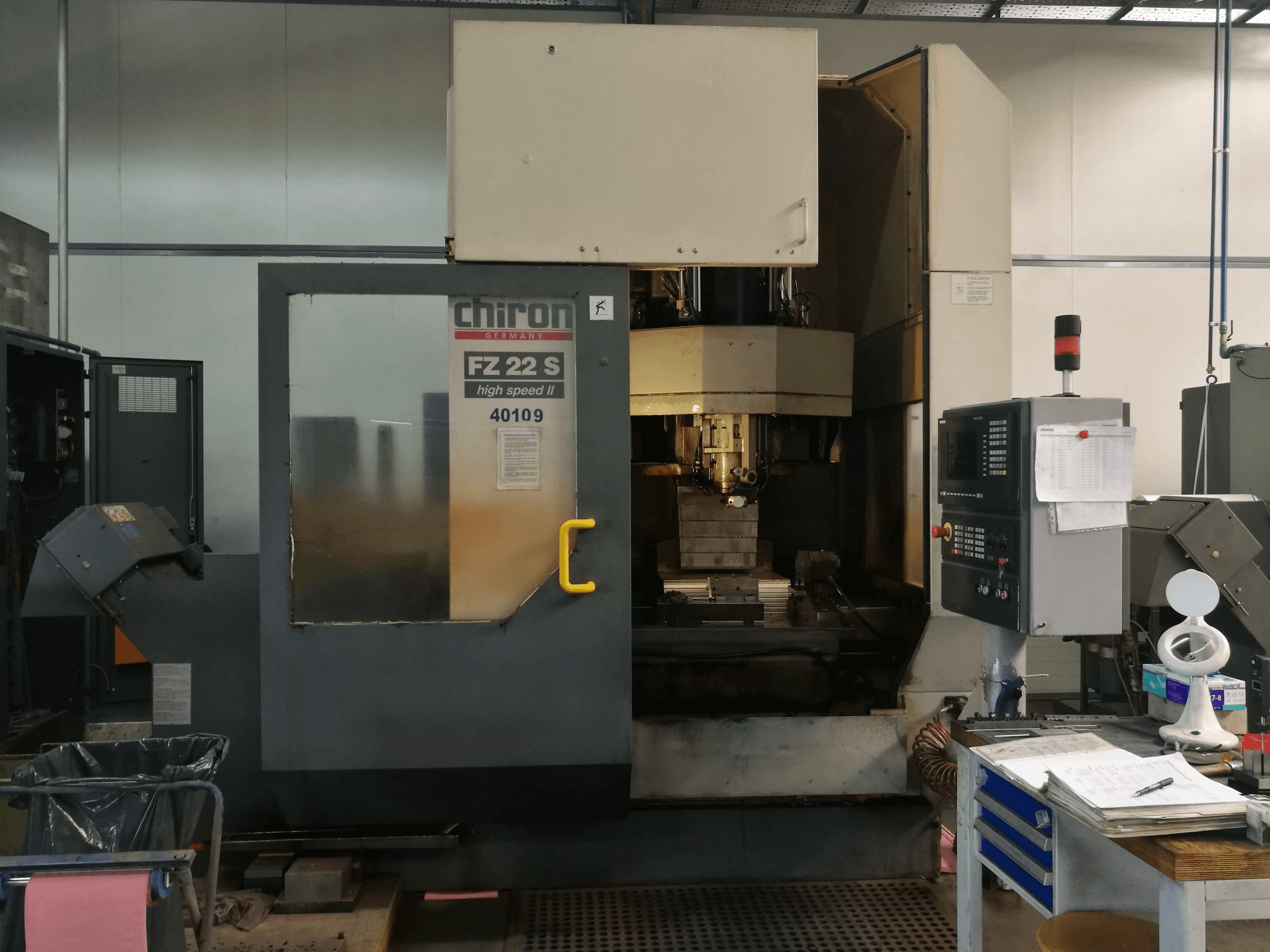 Prikaz stroja Chiron FZ 22 S sprijeda