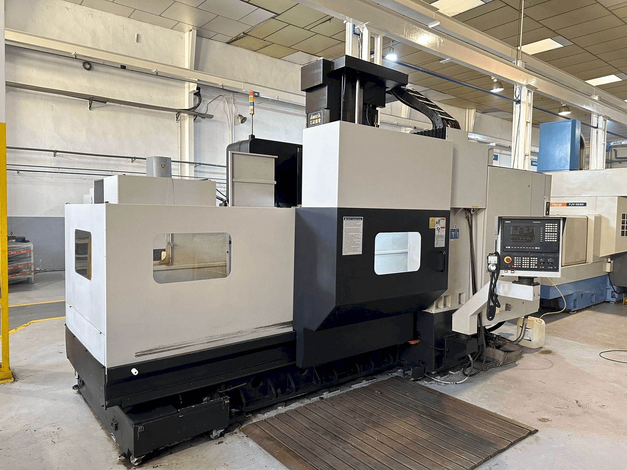 Prikaz stroja AWEA VP2012 sprijeda