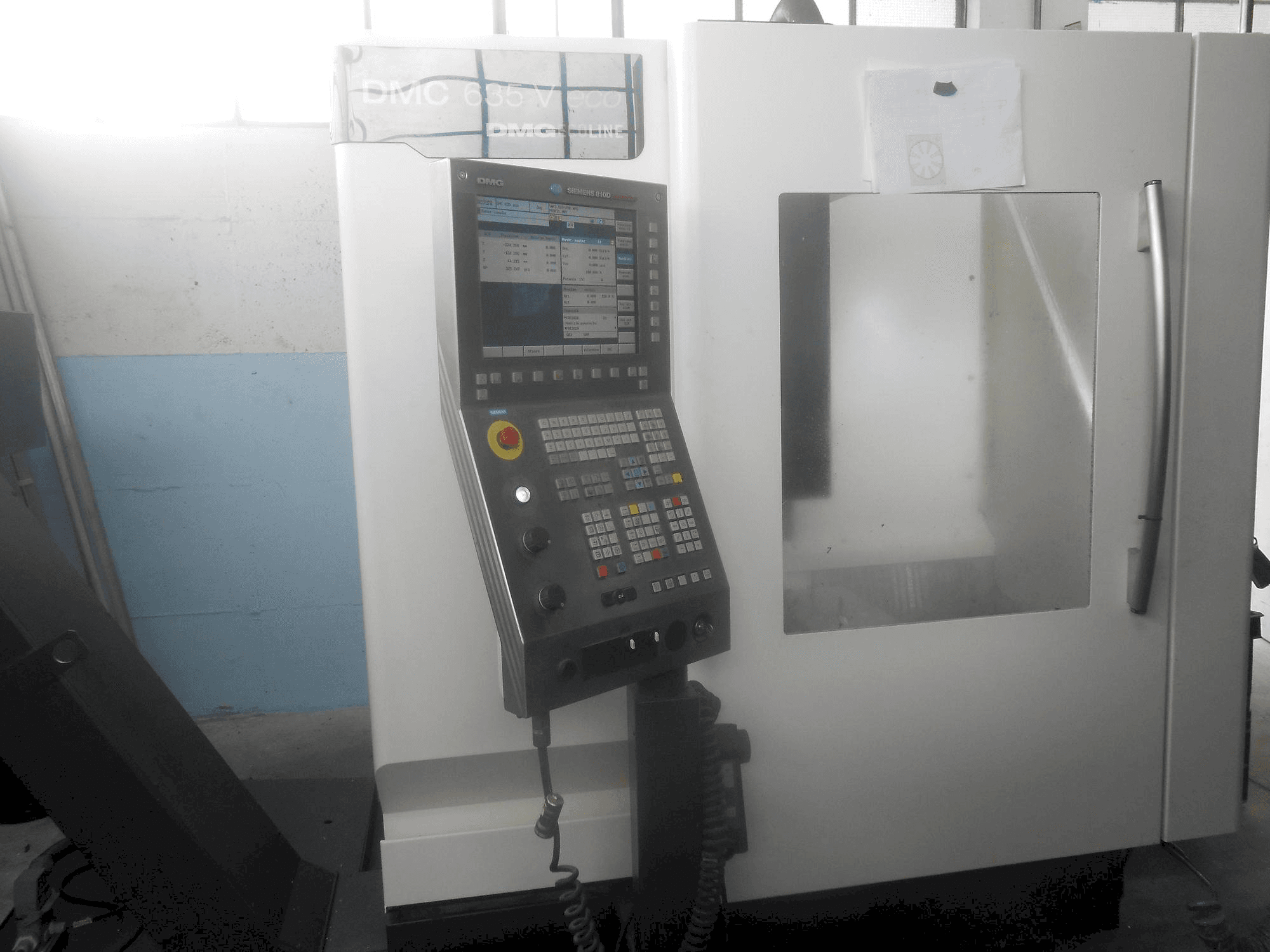 Prikaz stroja DECKEL MAHO DMC 635V sprijeda