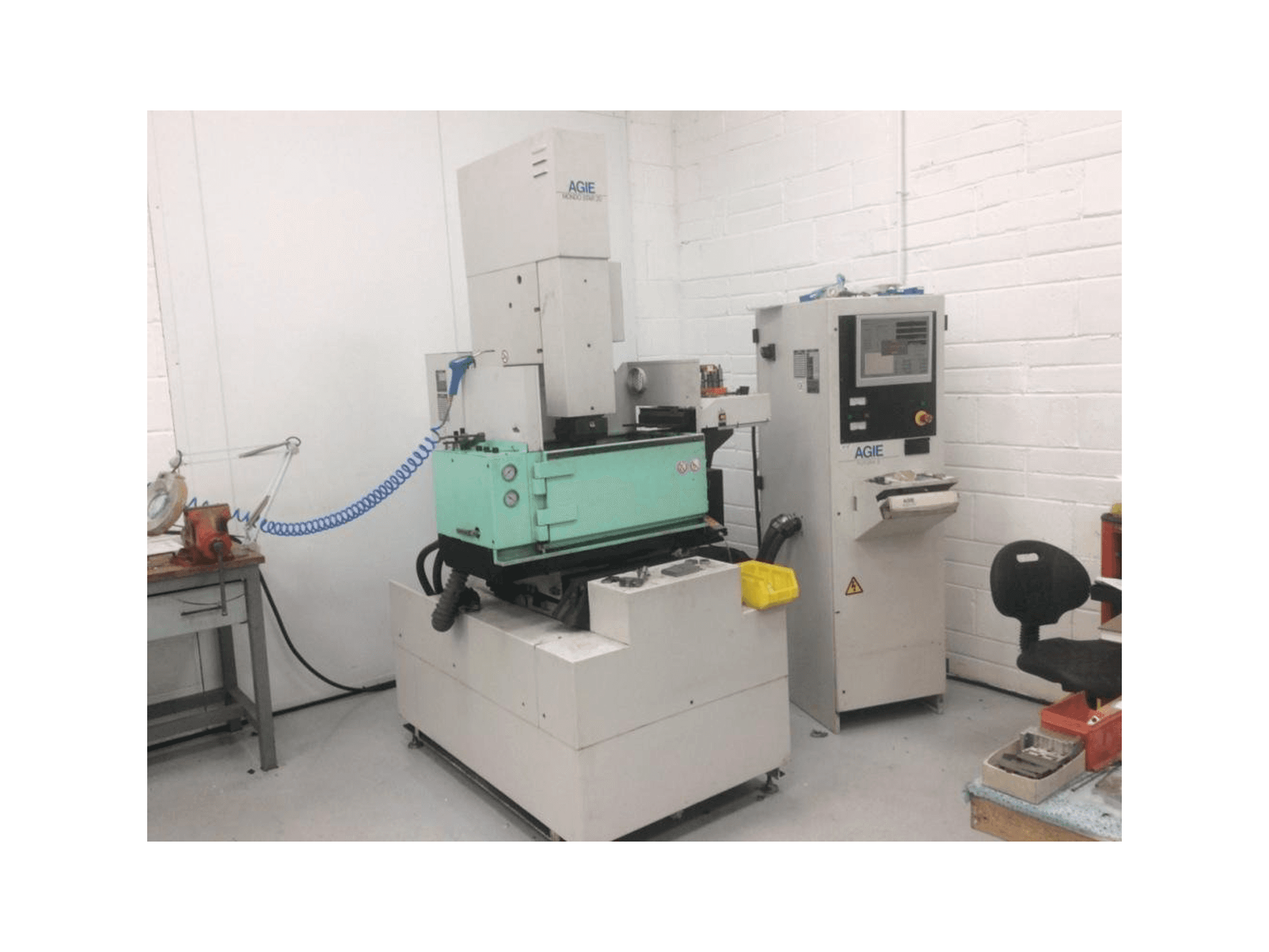 Prikaz stroja AGIE Mondo 20 Star sprijeda