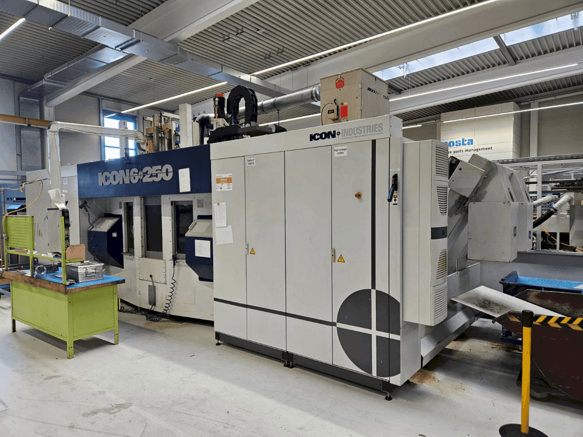 Prikaz bočne strane stroja ICON 6-250