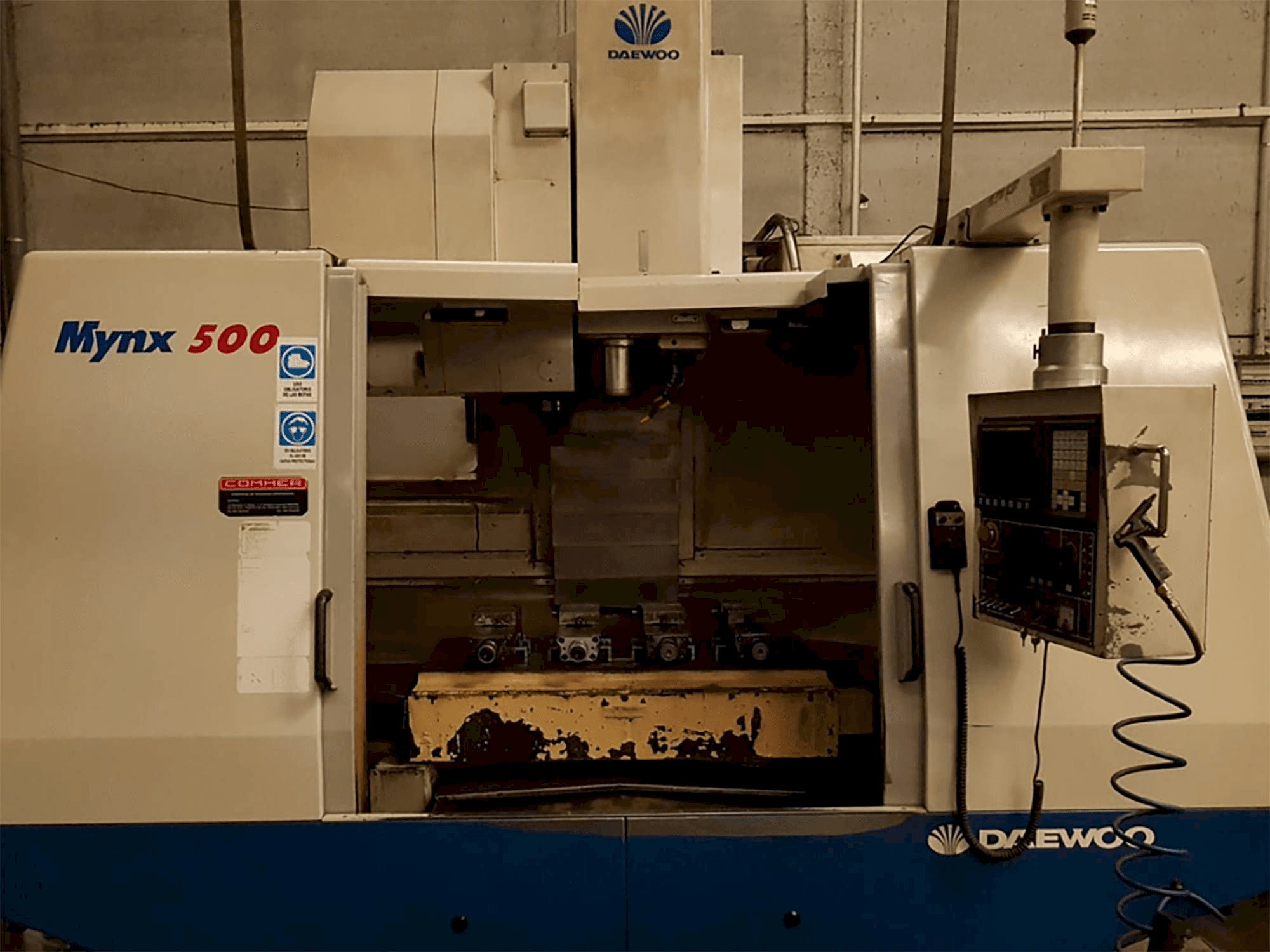 Prikaz stroja DAEWOO MYNX 500 sprijeda