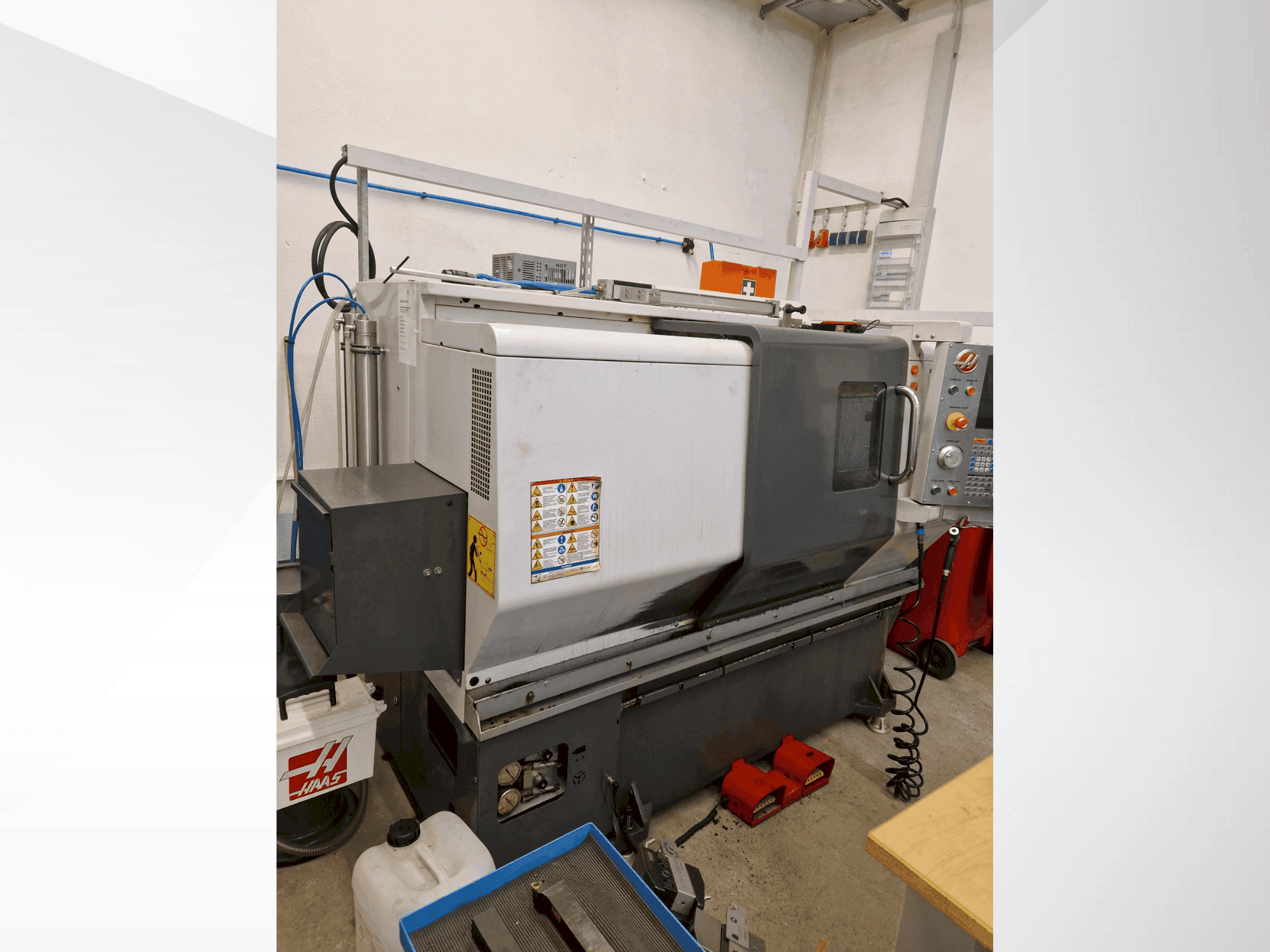 Prikaz stroja HAAS ST-10Y sprijeda