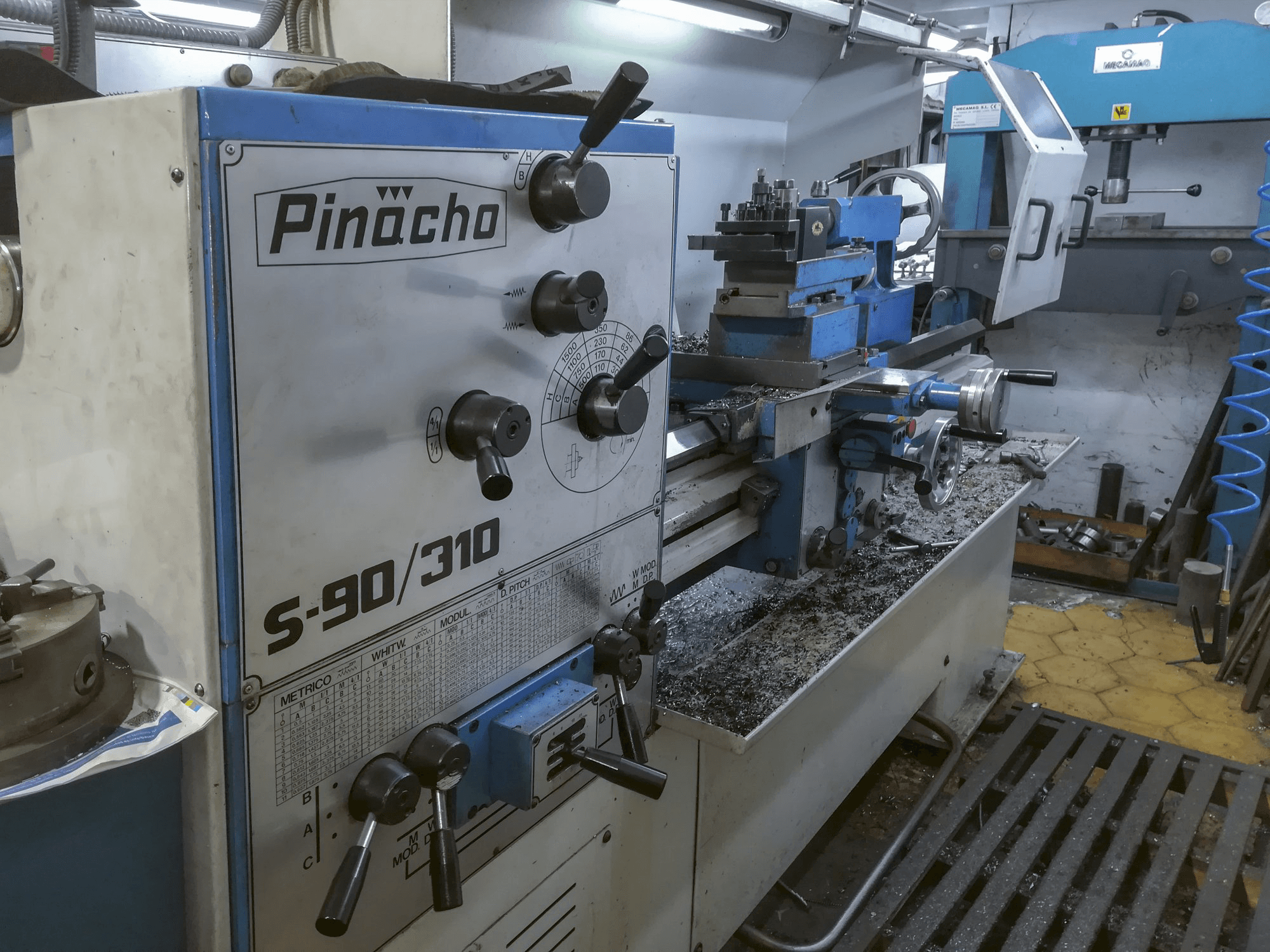 Prikaz 1 stroja Pinacho S-90/310 slijeva