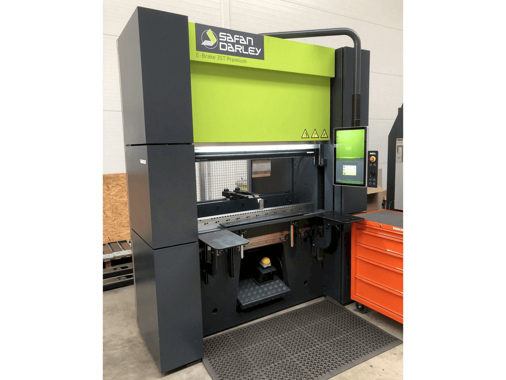 Prikaz stroja Safan Darley E-Brake 35T Premium sprijeda