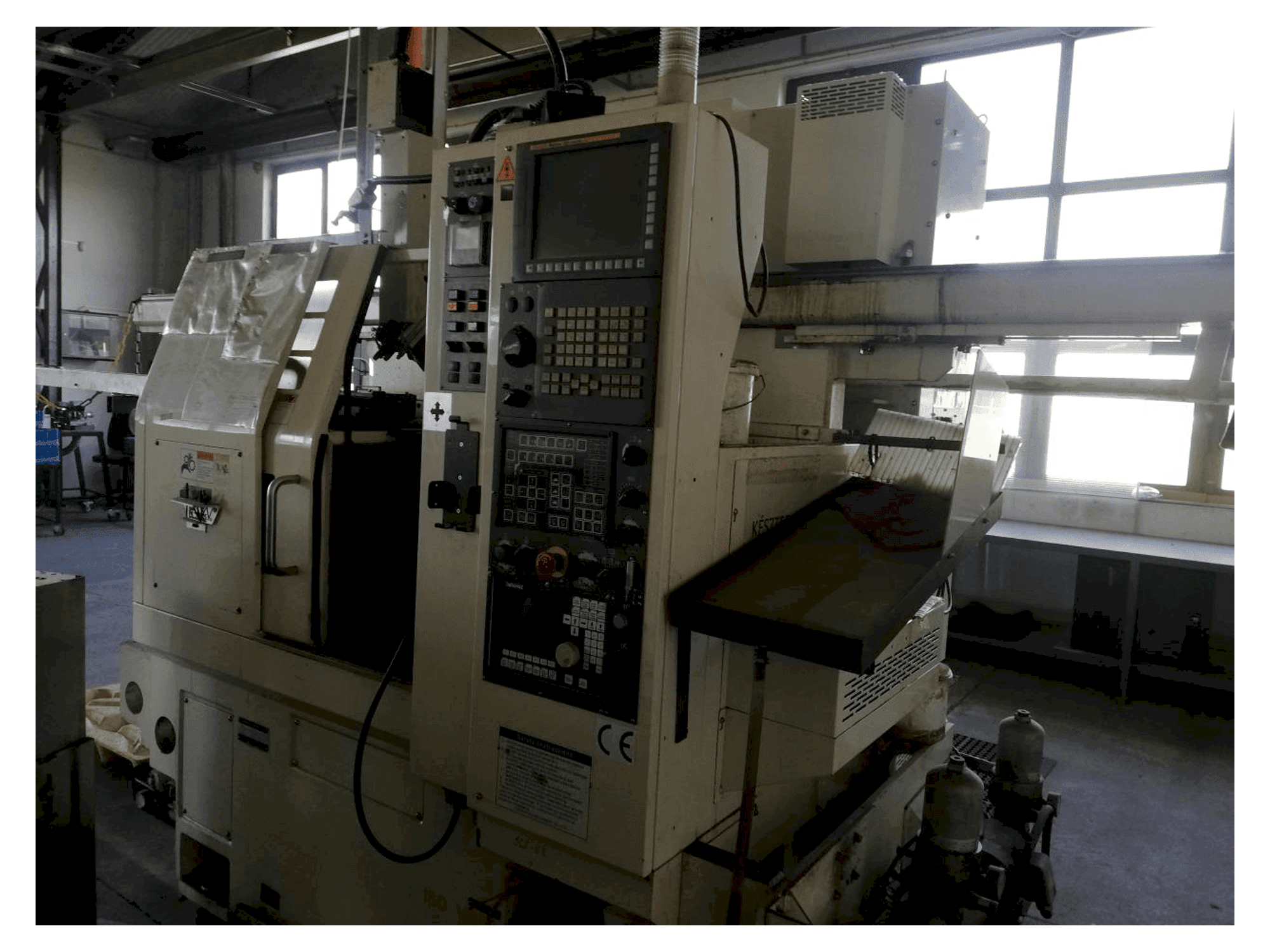 Prikaz stroja Takamatsu XW-50 sprijeda