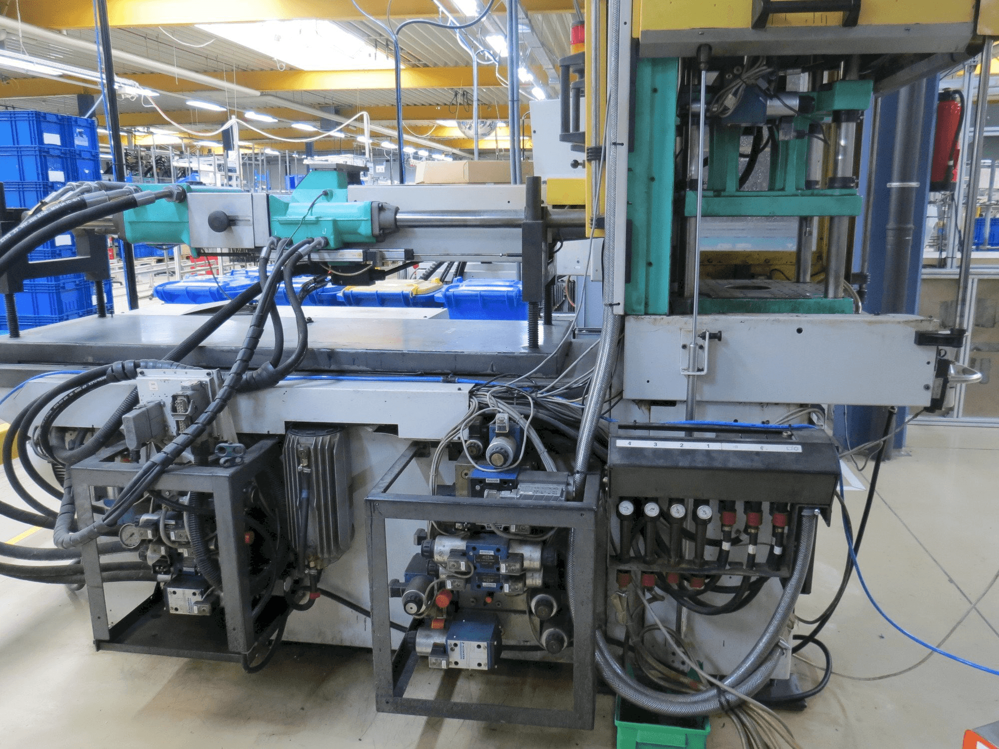 Prikaz stroja Arburg Allrounder 320 C / S 500-250 Vo sprijeda