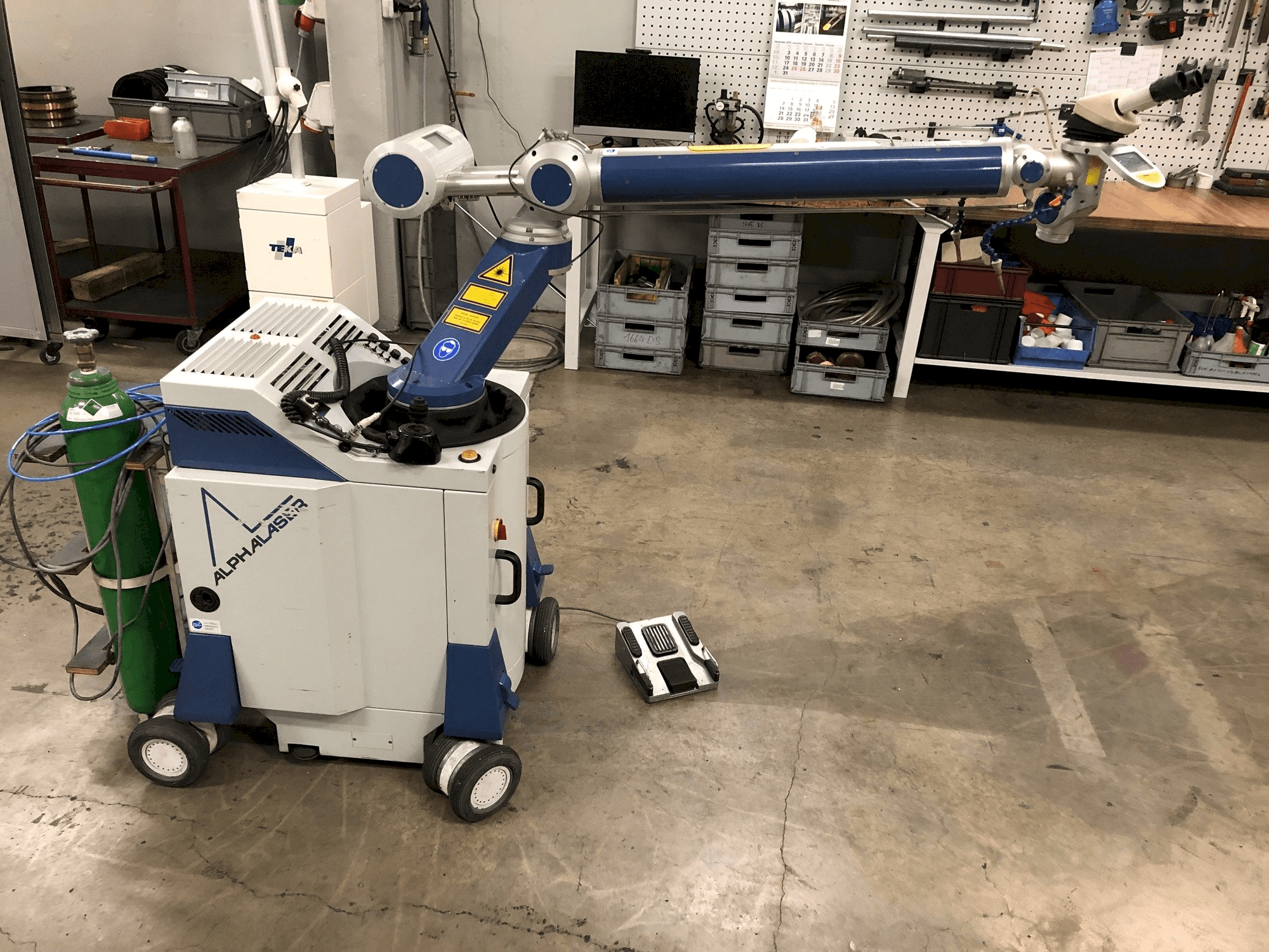 Prikaz stroja ALPHA LASER ALM 200 slijeva