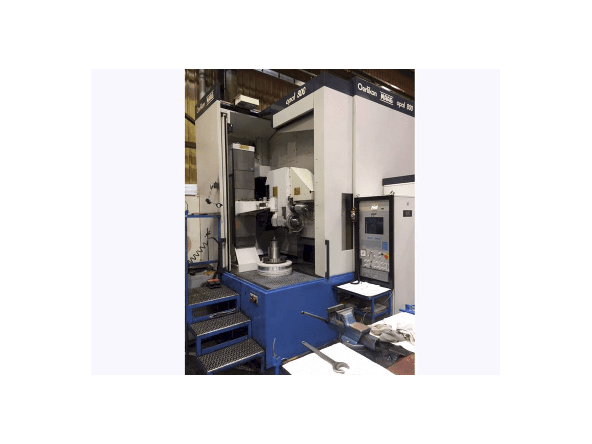 Prikaz stroja Oerlikon MAAG OPAL 800 sprijeda