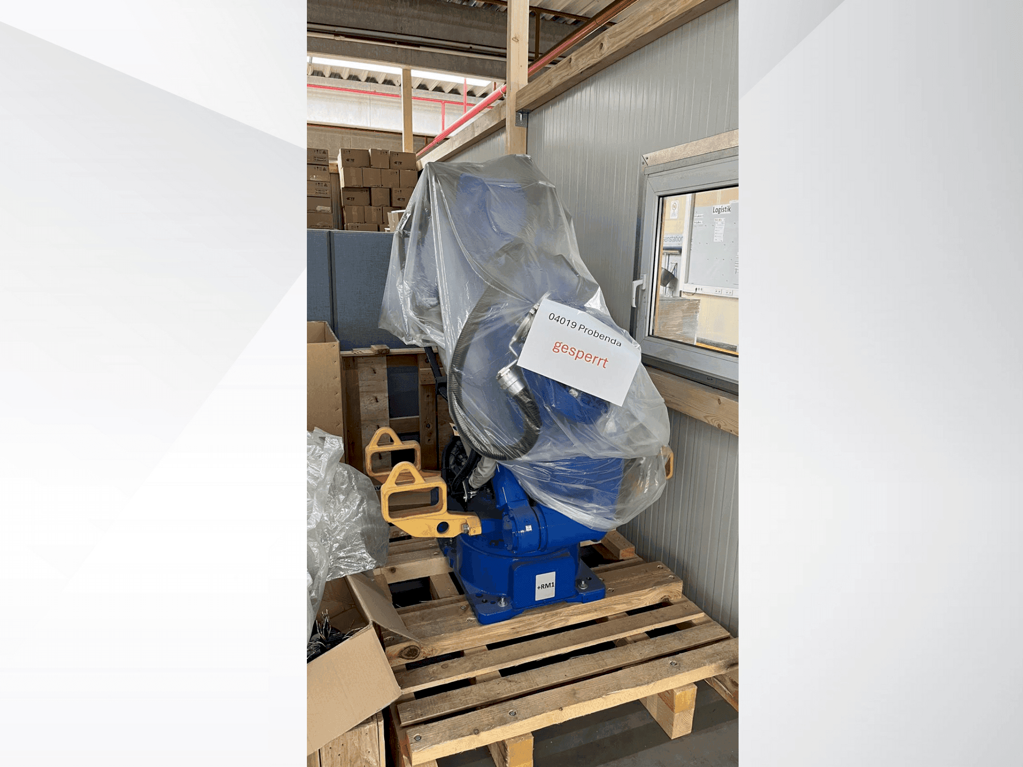 Prikaz stroja Yaskawa GP180 sprijeda