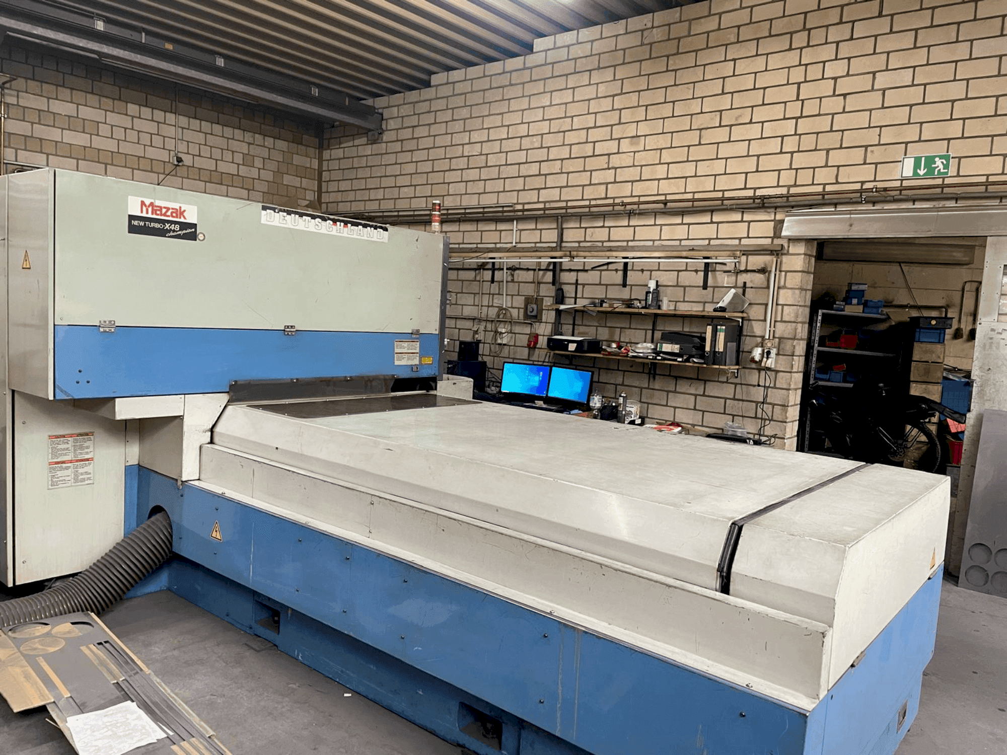 Prikaz stroja Mazak NT-X48 sprijeda