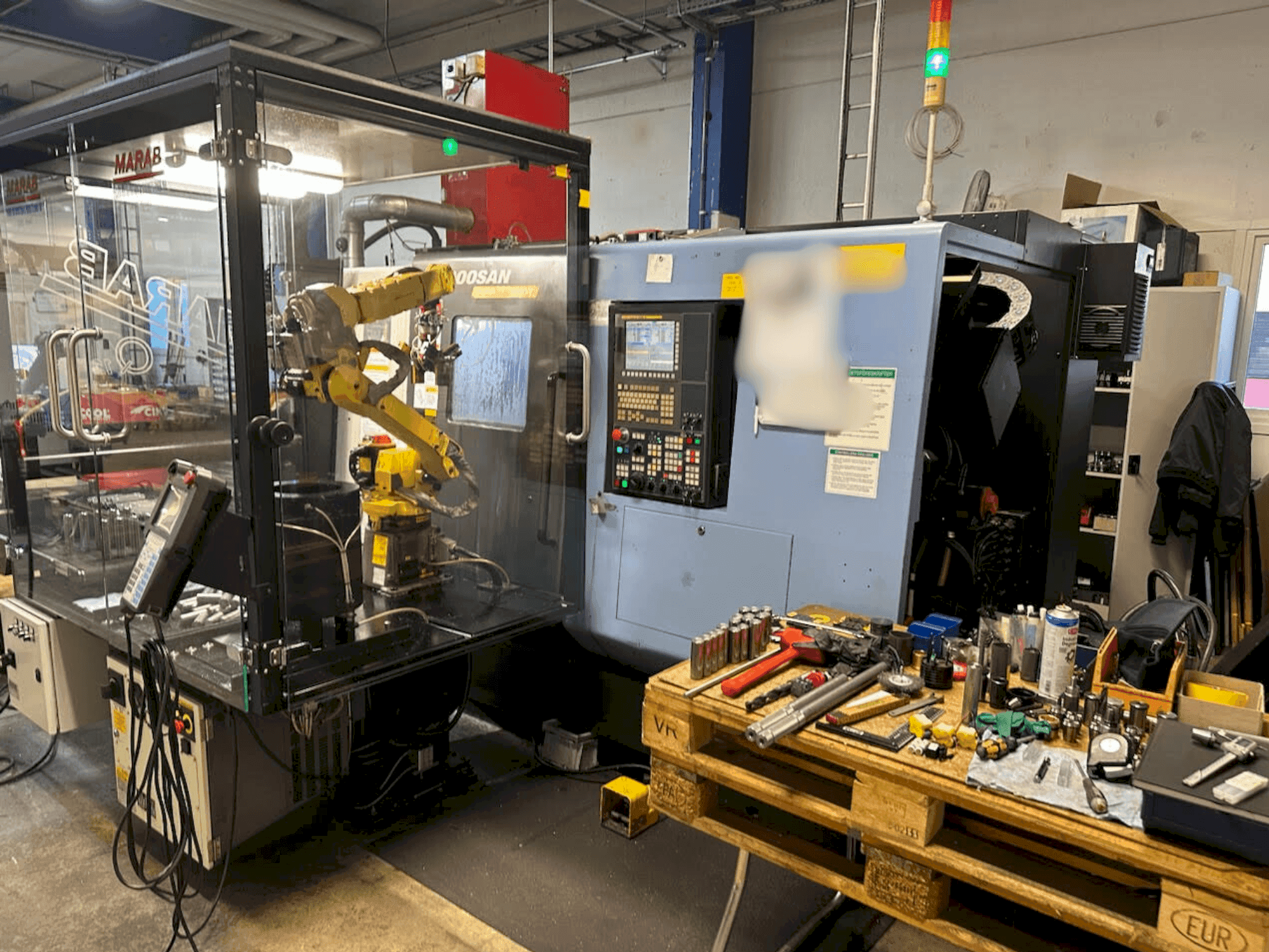 Prikaz stroja DOOSAN PUMA TT 1800 SY sprijeda