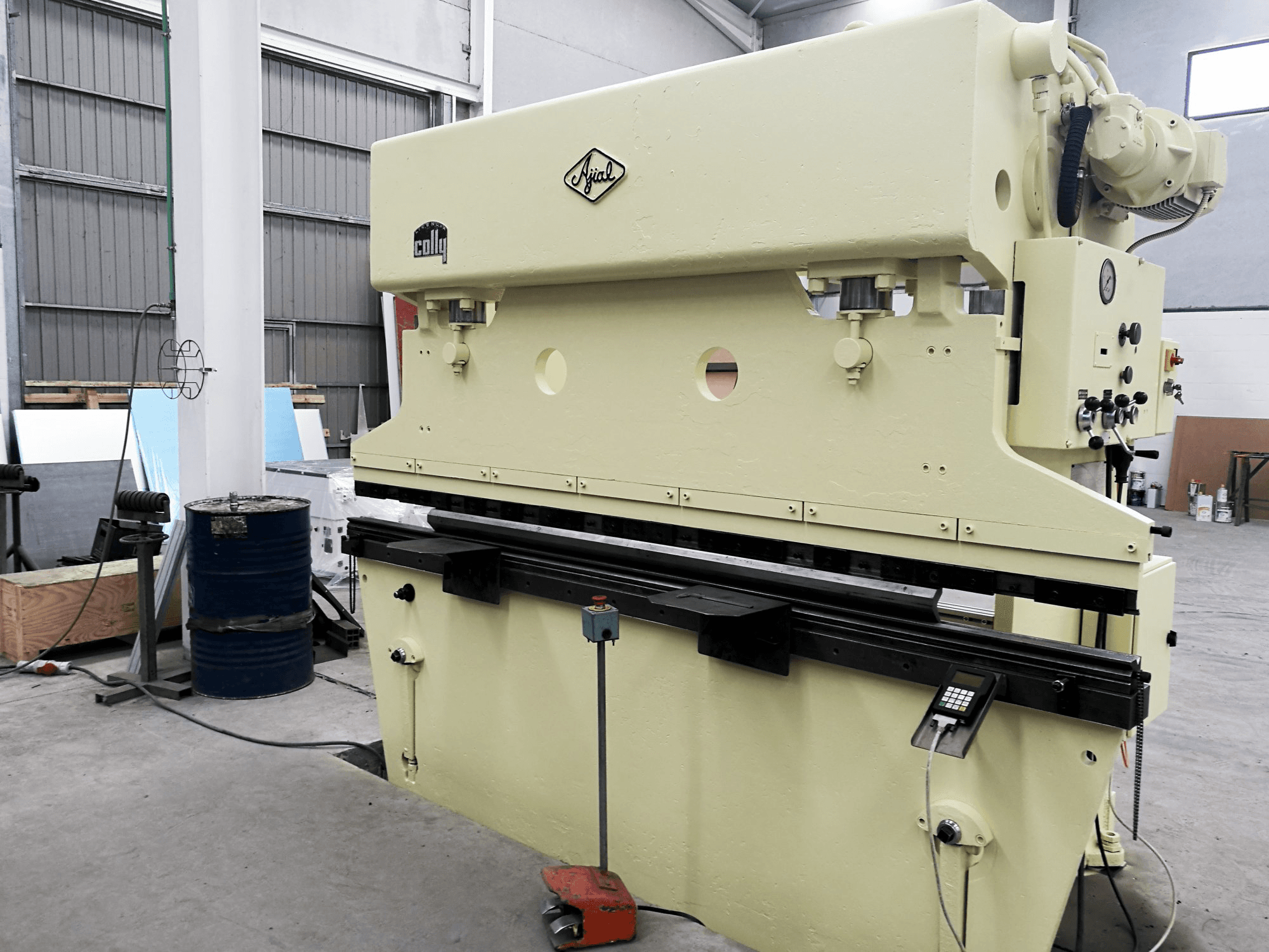 Prikaz stroja Ajial Colly 89 zdesna