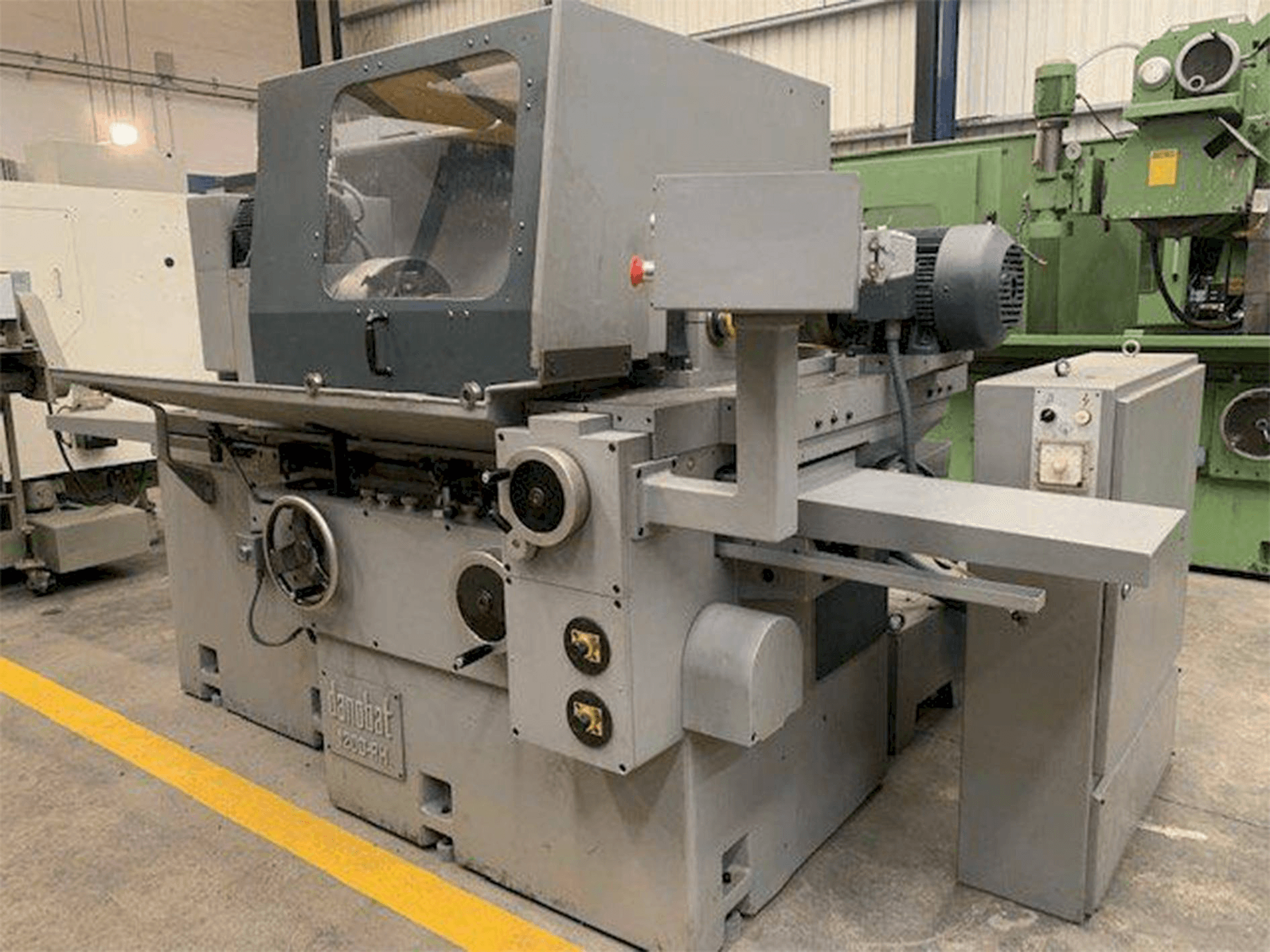 Prikaz stroja DANOBAT 1200 RH sprijeda