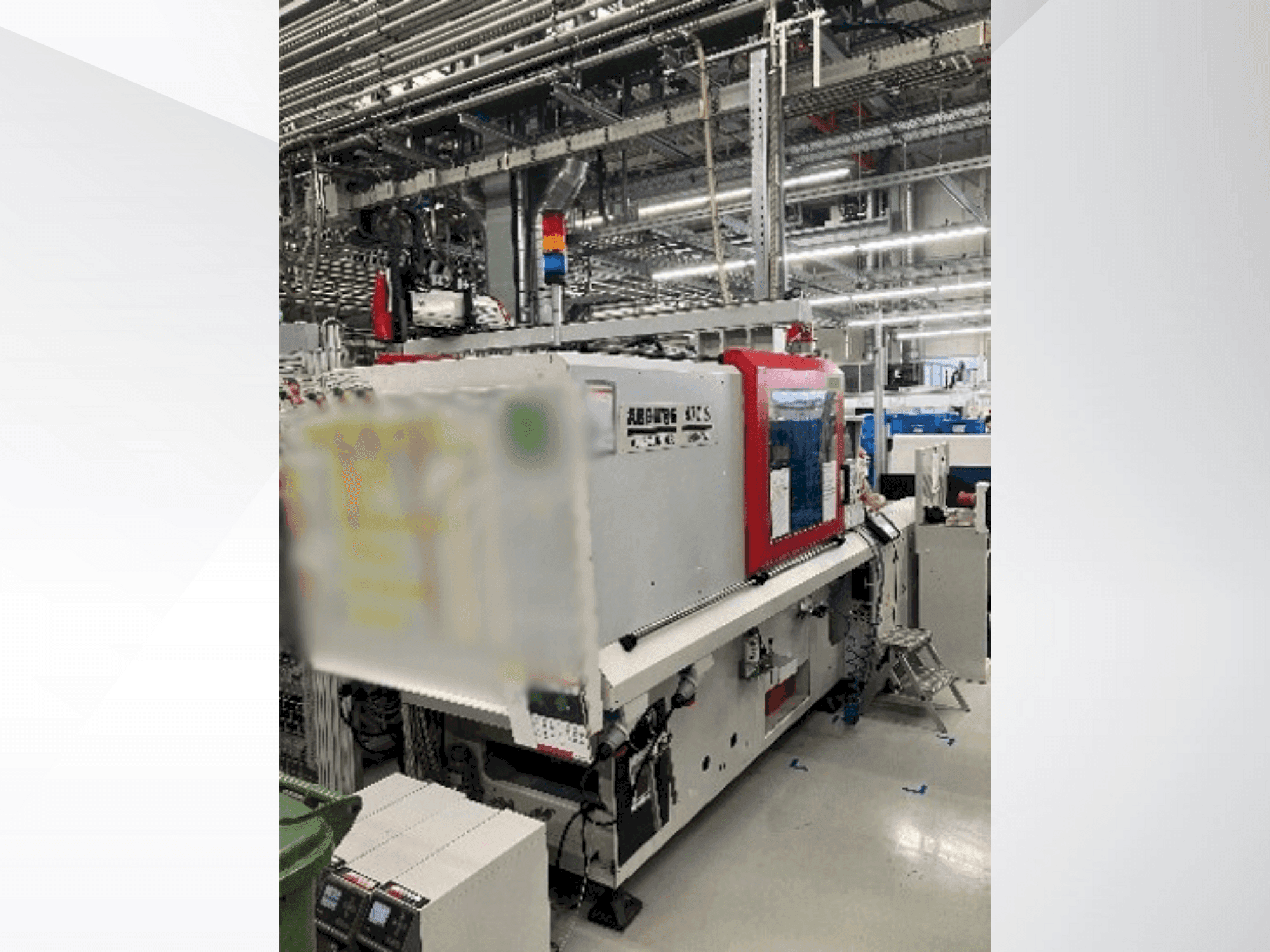 Prikaz stroja Arburg Allrounder 470 S 1300-350 sprijeda