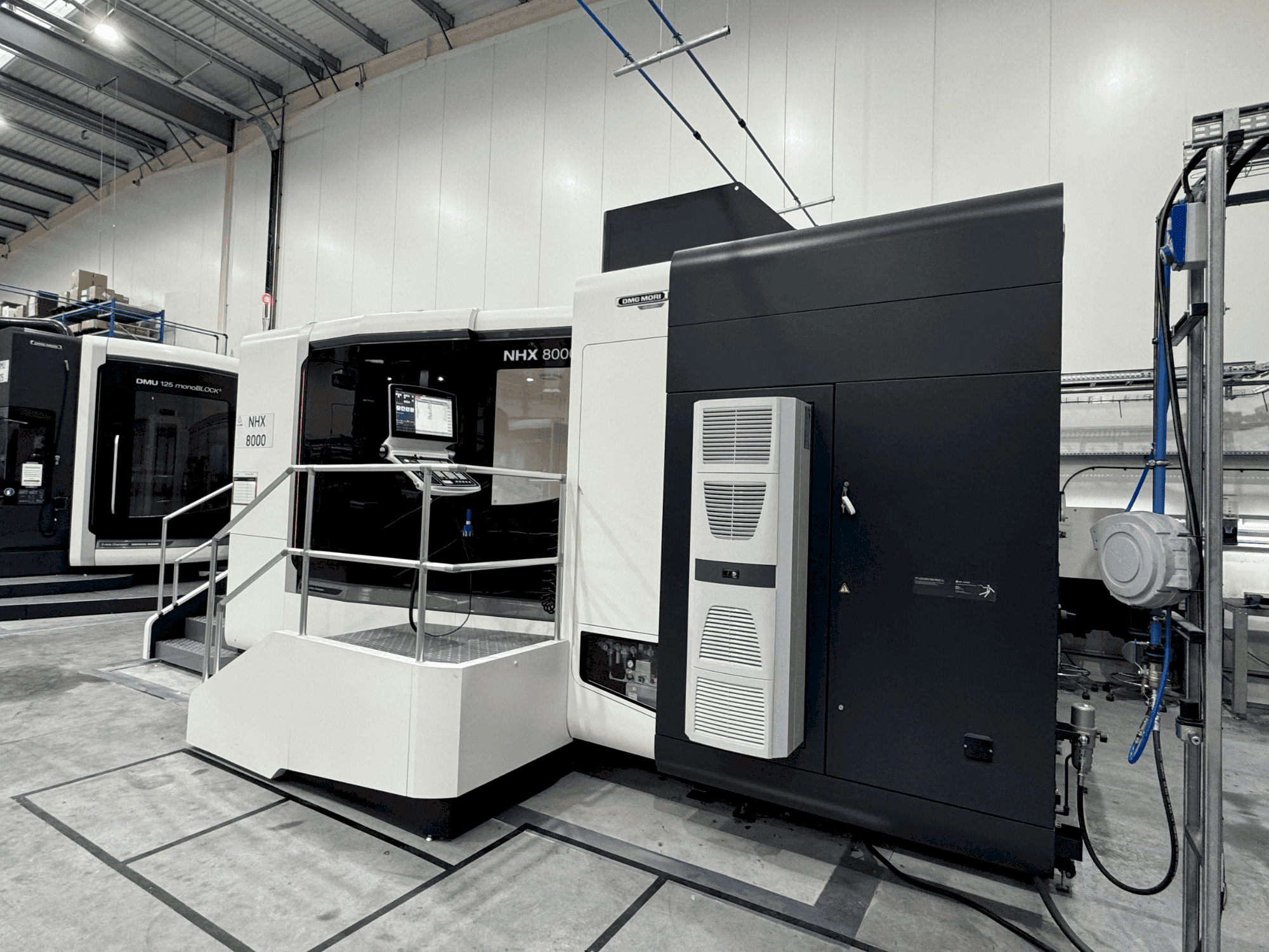 Prikaz stroja DMG MORI NHX 8000 sprijeda