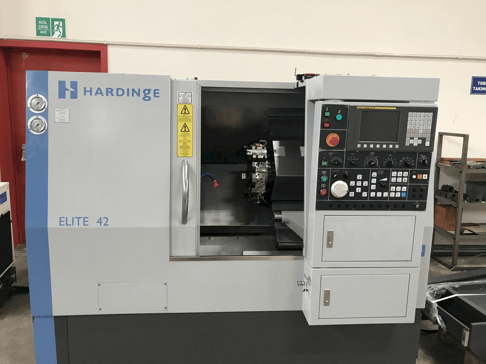 Prikaz stroja HARDINGE Elite 42 sprijeda
