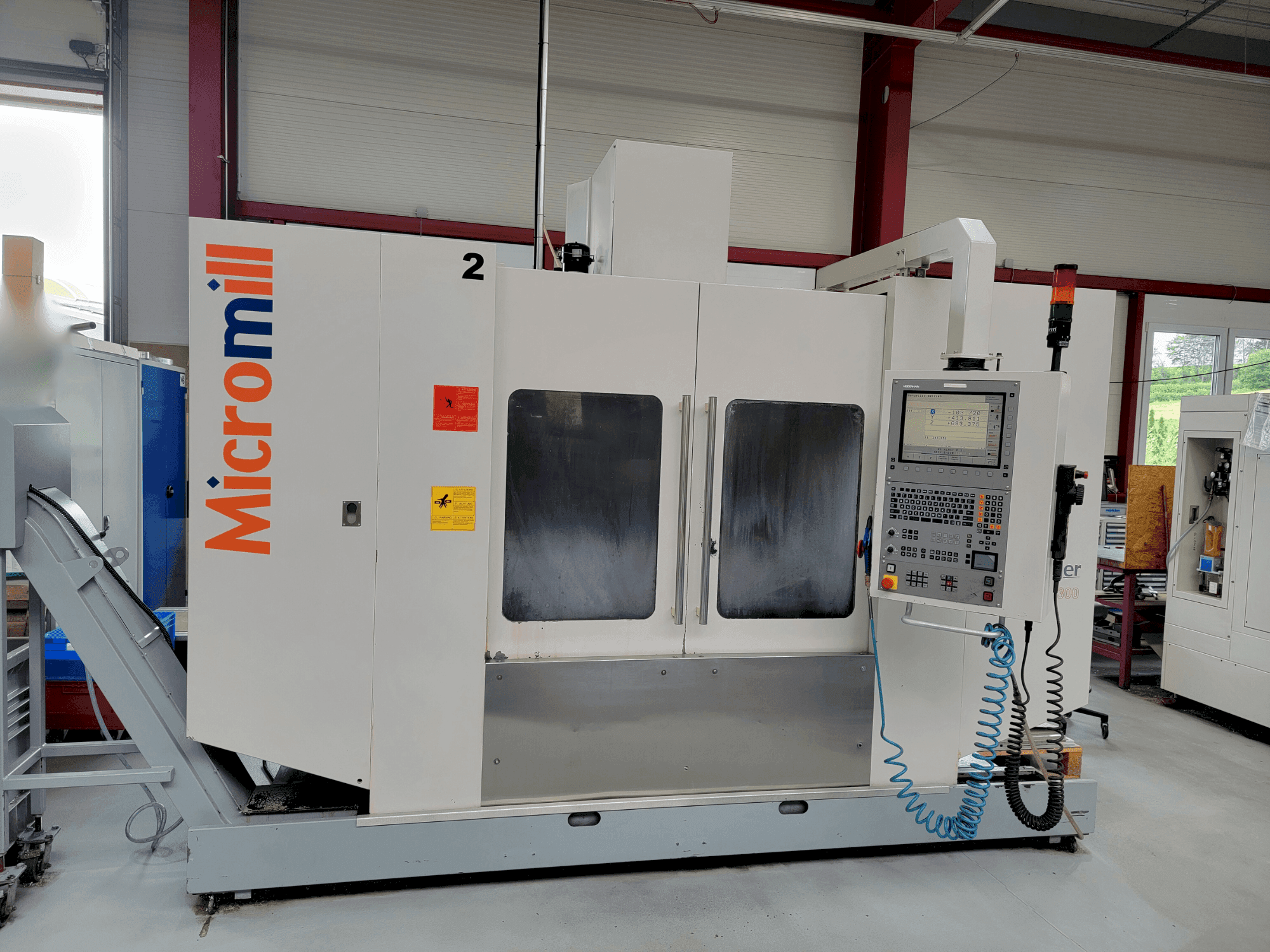 Prikaz stroja BUFFALO Micromill VMC 1300 sprijeda