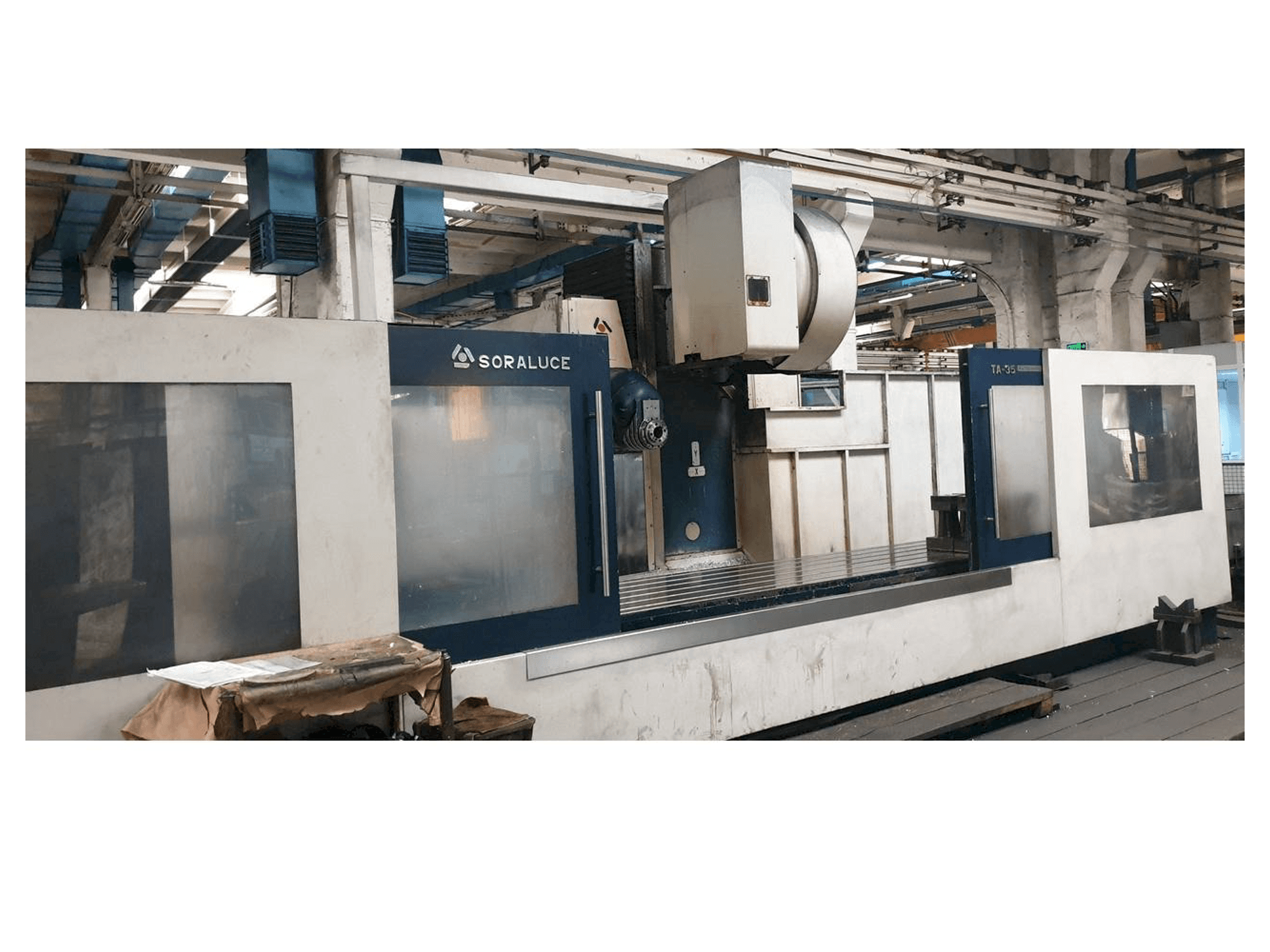 Prikaz stroja Soraluce TA 35 sprijeda