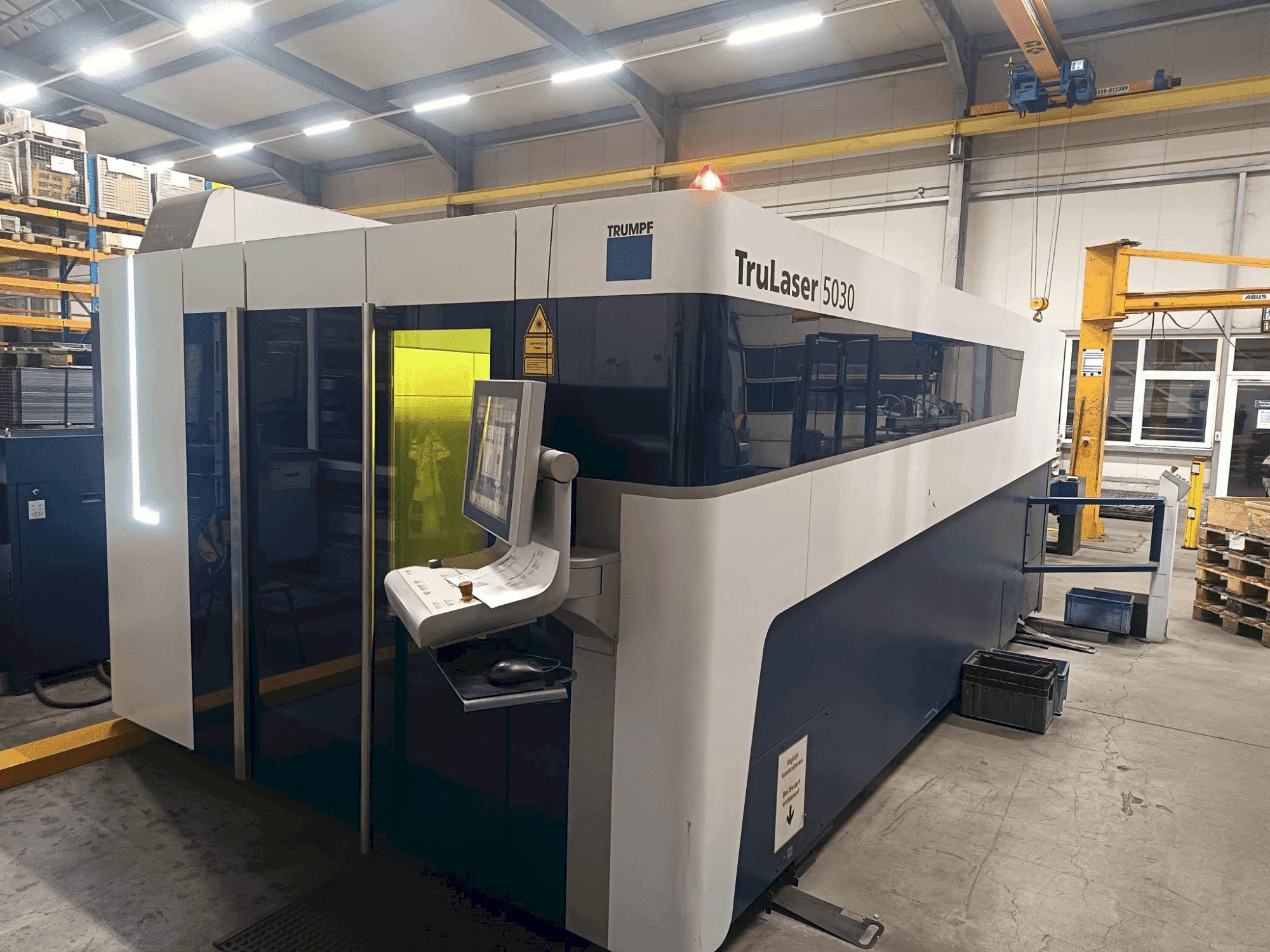 Prikaz stroja TRUMPF Trulaser 5030 Fiber sprijeda
