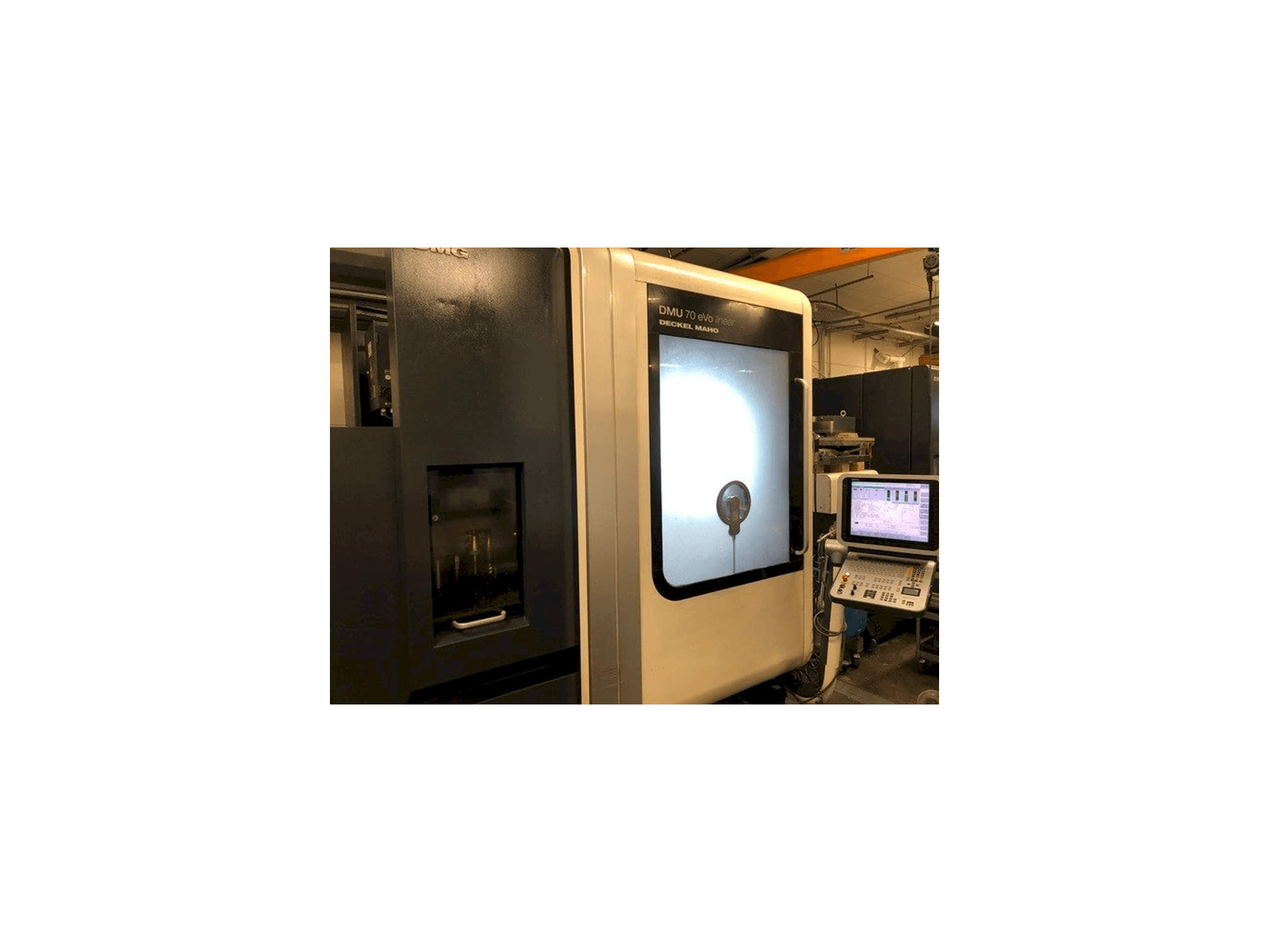 Prikaz stroja DECKEL MAHO DMU 70 eVo Linear sprijeda