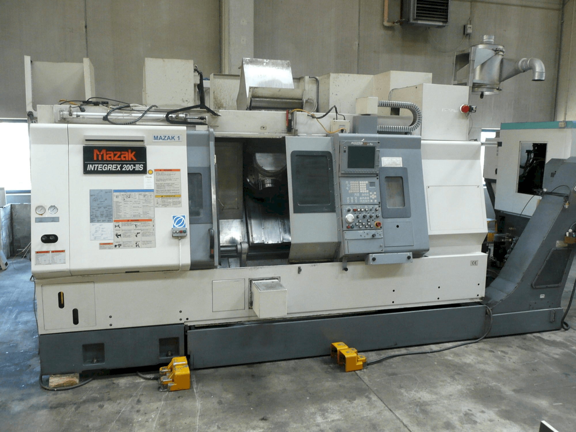 Prikaz stroja Mazak INTEGREX 200-IIIS sprijeda