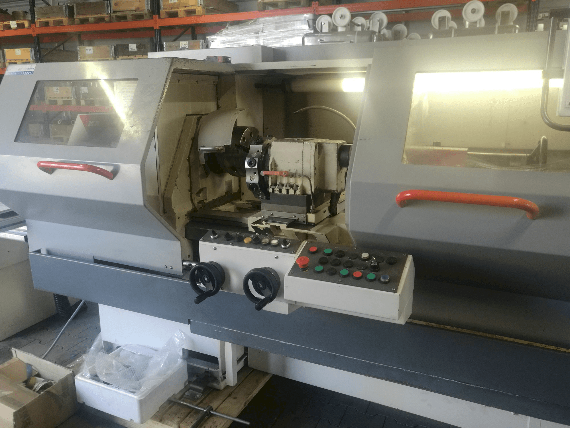 Prikaz stroja KOVOSVIT MAS MT 54 CNC sprijeda