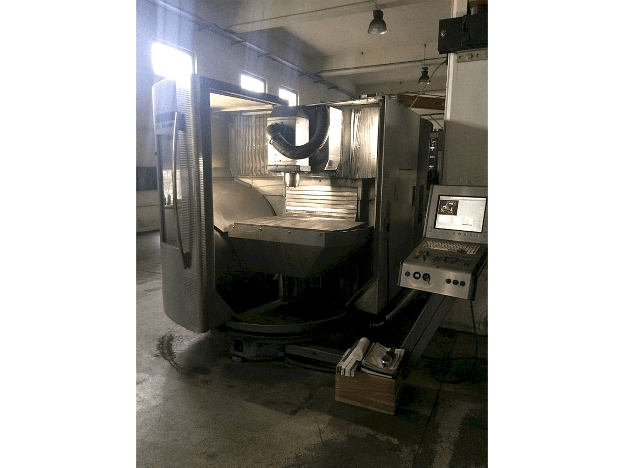 Prikaz stroja DMG 60T sprijeda