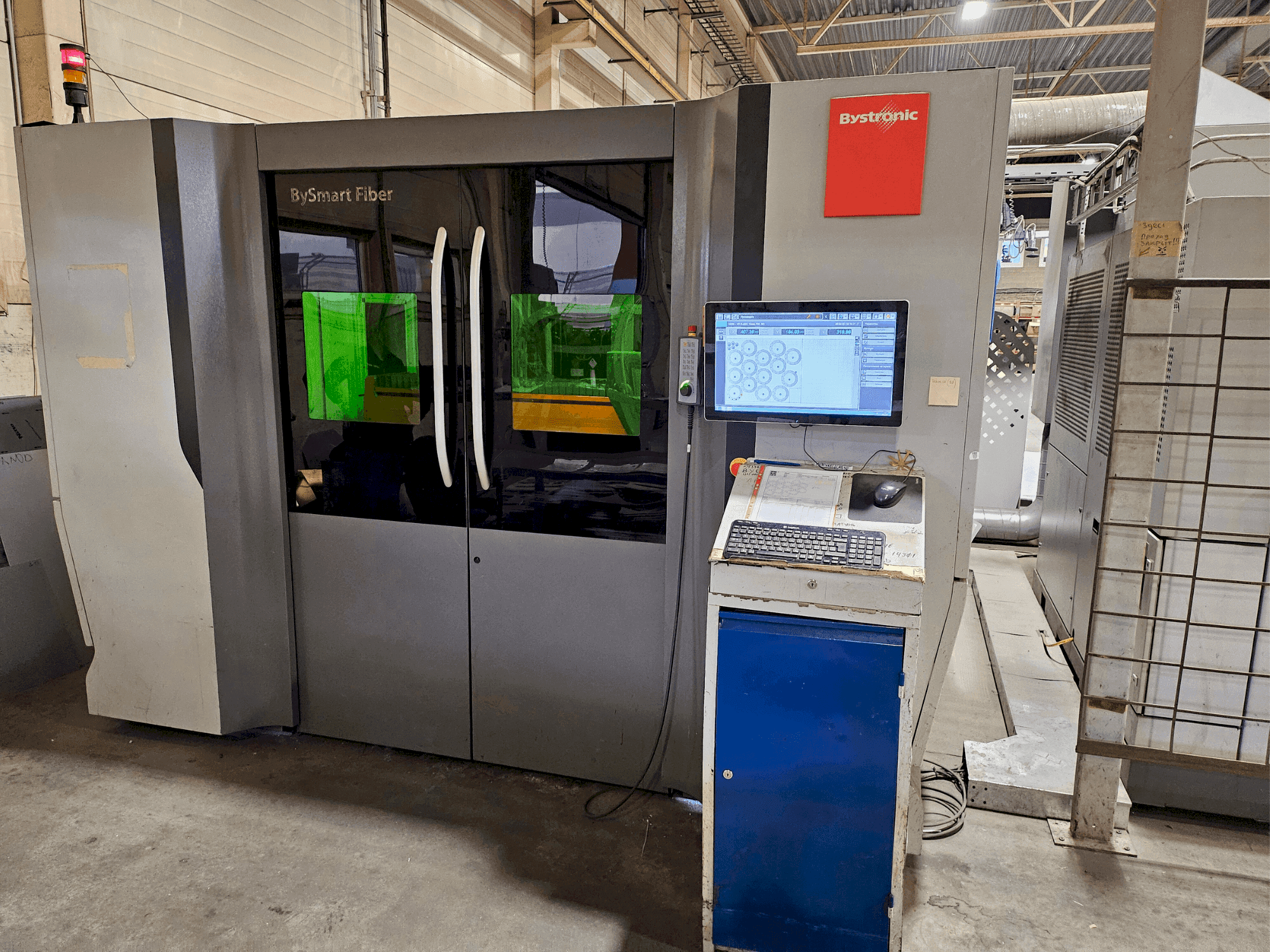 Prikaz stroja Bystronic BySmart Fiber 3015 6KW sprijeda