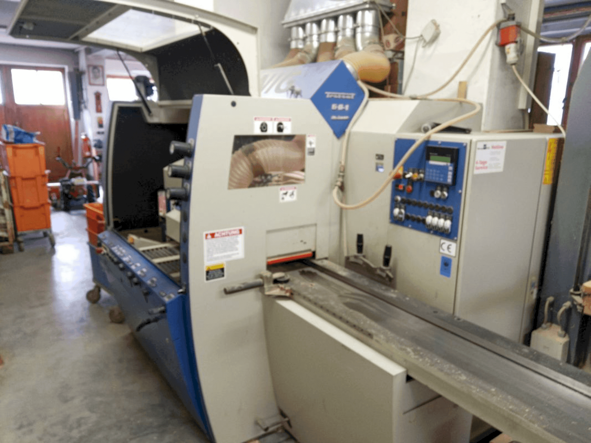 Prikaz stroja WEINIG / DIMTER Unimat 500 sprijeda