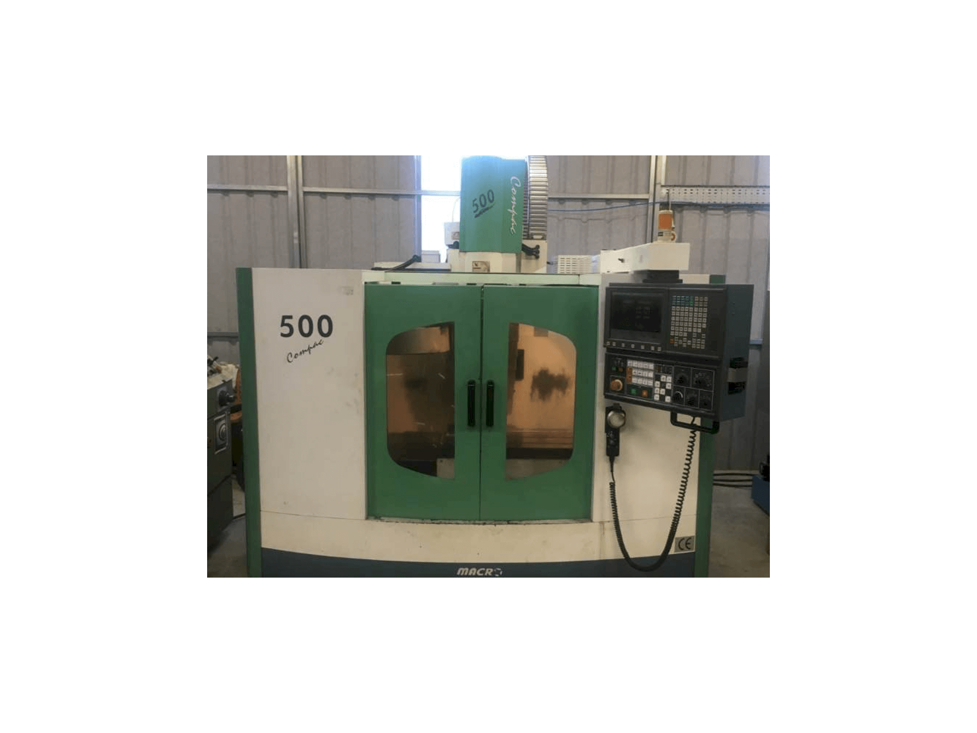 Prikaz stroja Macro Micro Tech Compac 500 sprijeda