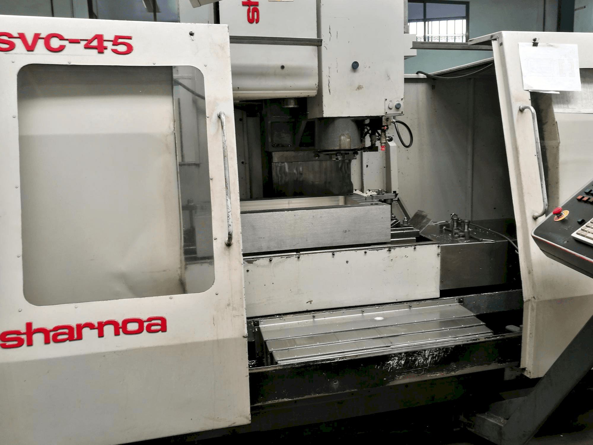 Prikaz stroja Sharnoa SVC-45 sprijeda