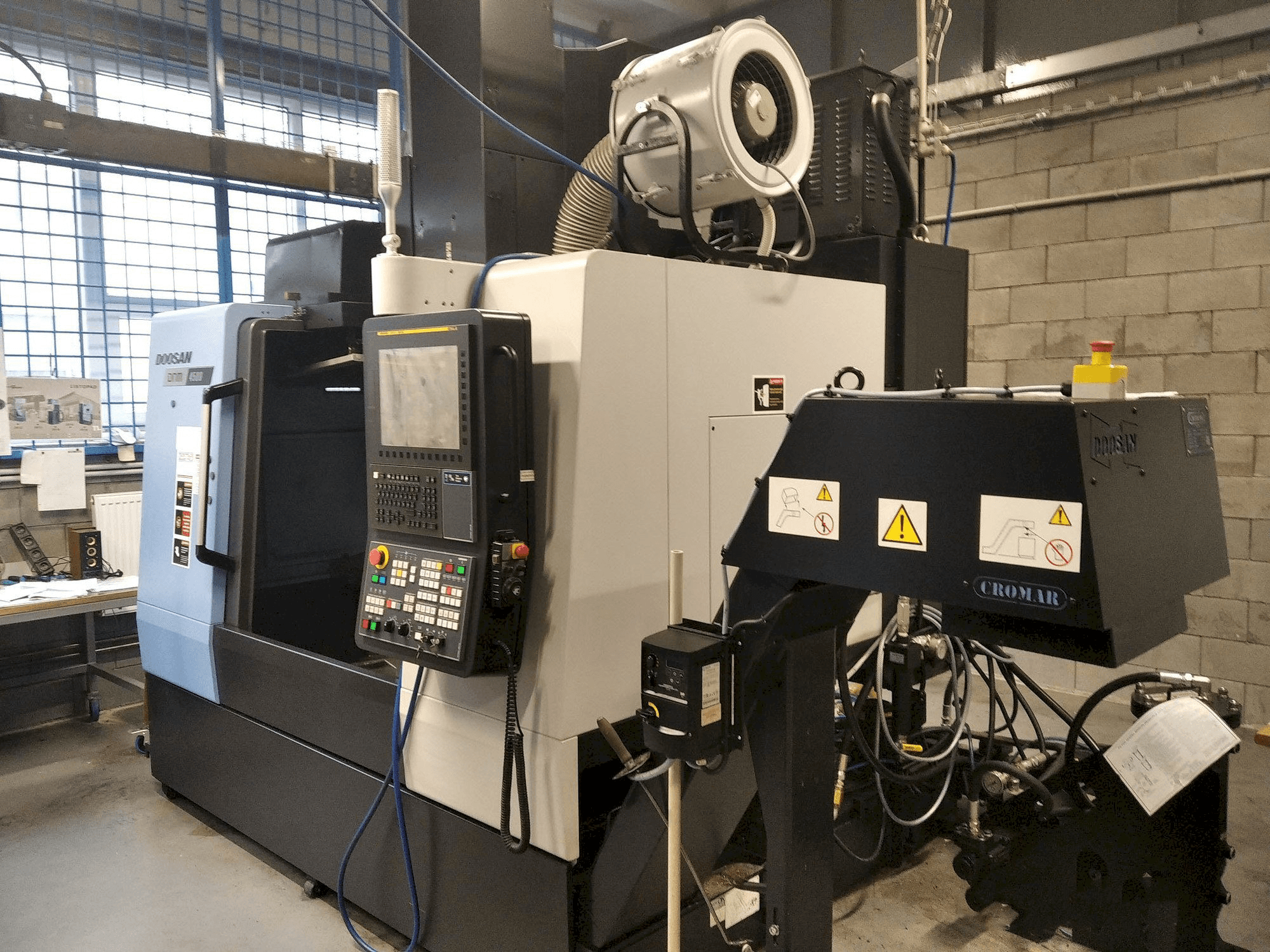 Prikaz stroja DOOSAN DNM 4500 sprijeda