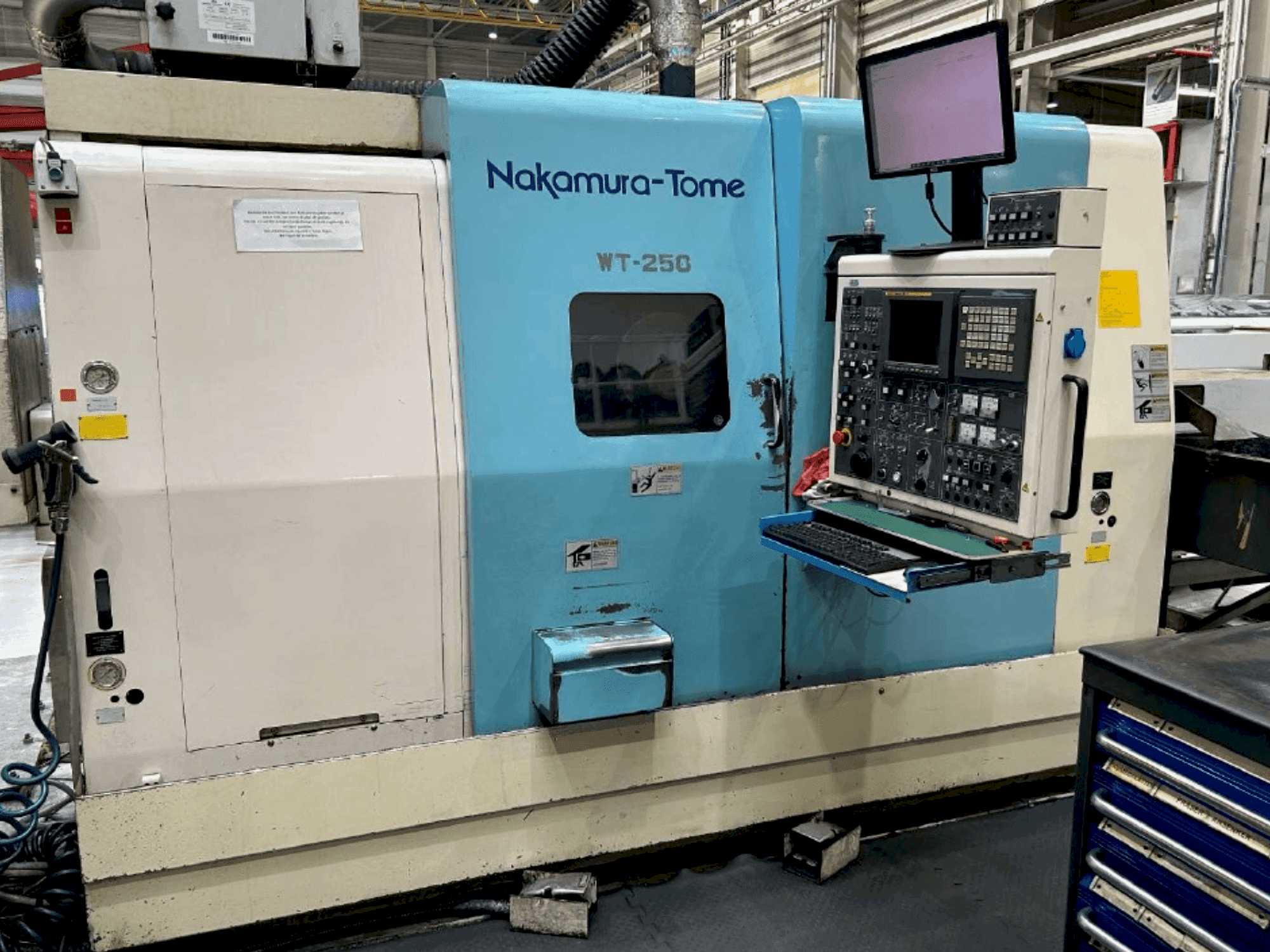 Prikaz stroja NAKAMURA-TOME WT 250 sprijeda