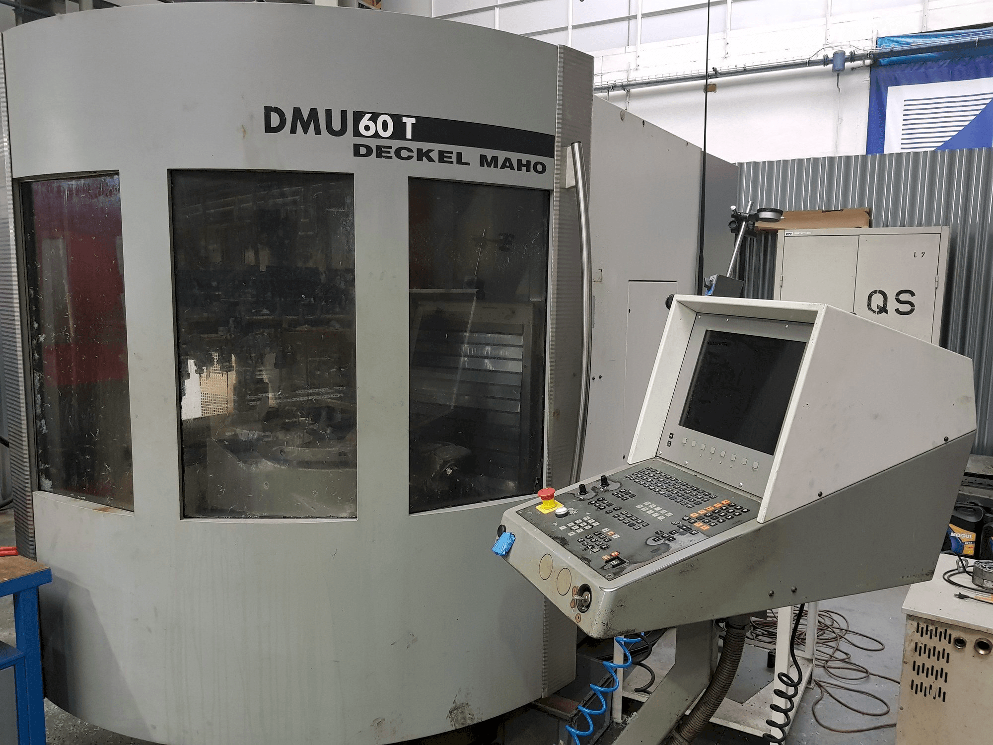 Prikaz stroja DECKEL MAHO DMU 60T sprijeda