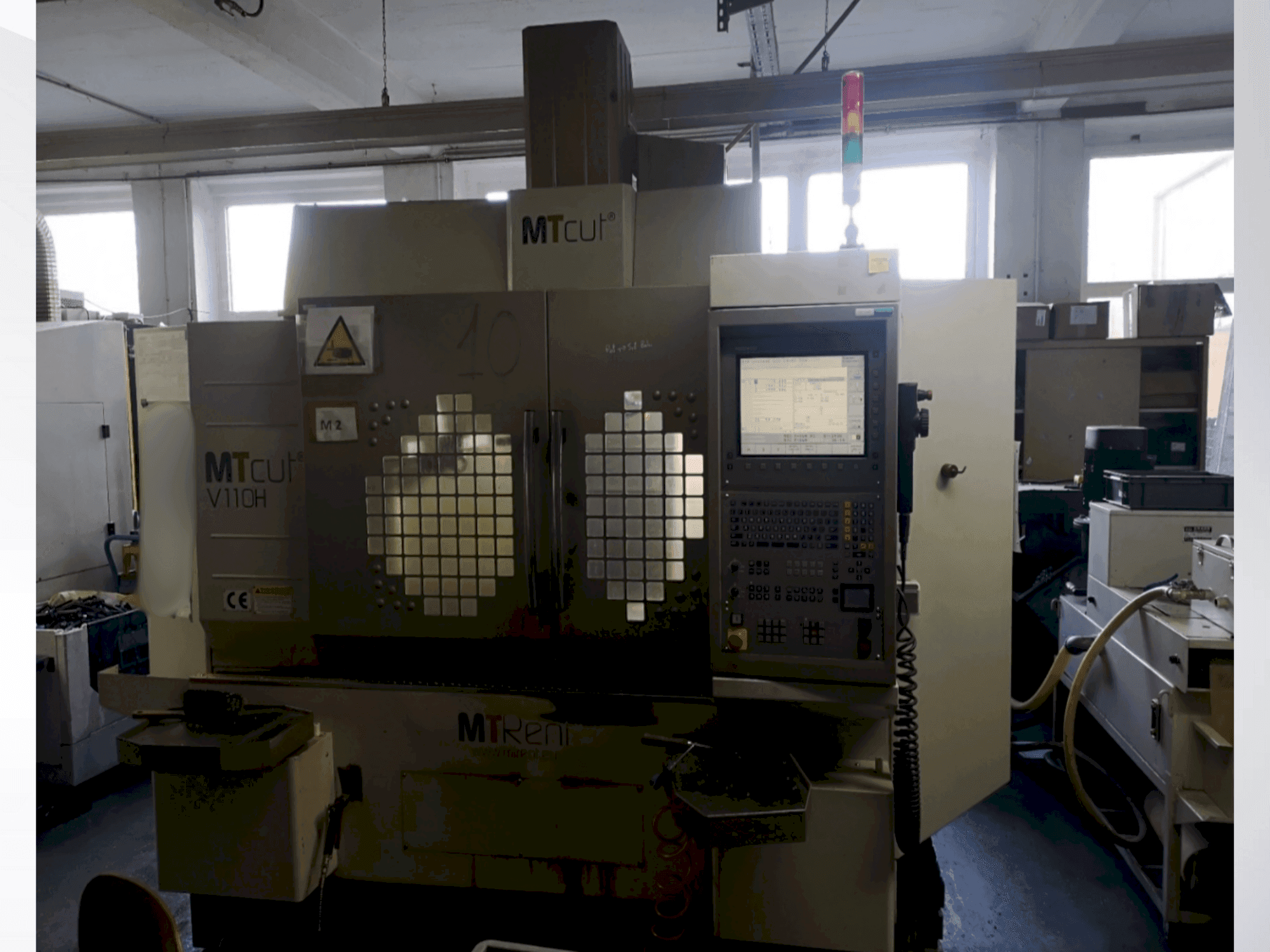 Prikaz stroja MTcut V110H sprijeda