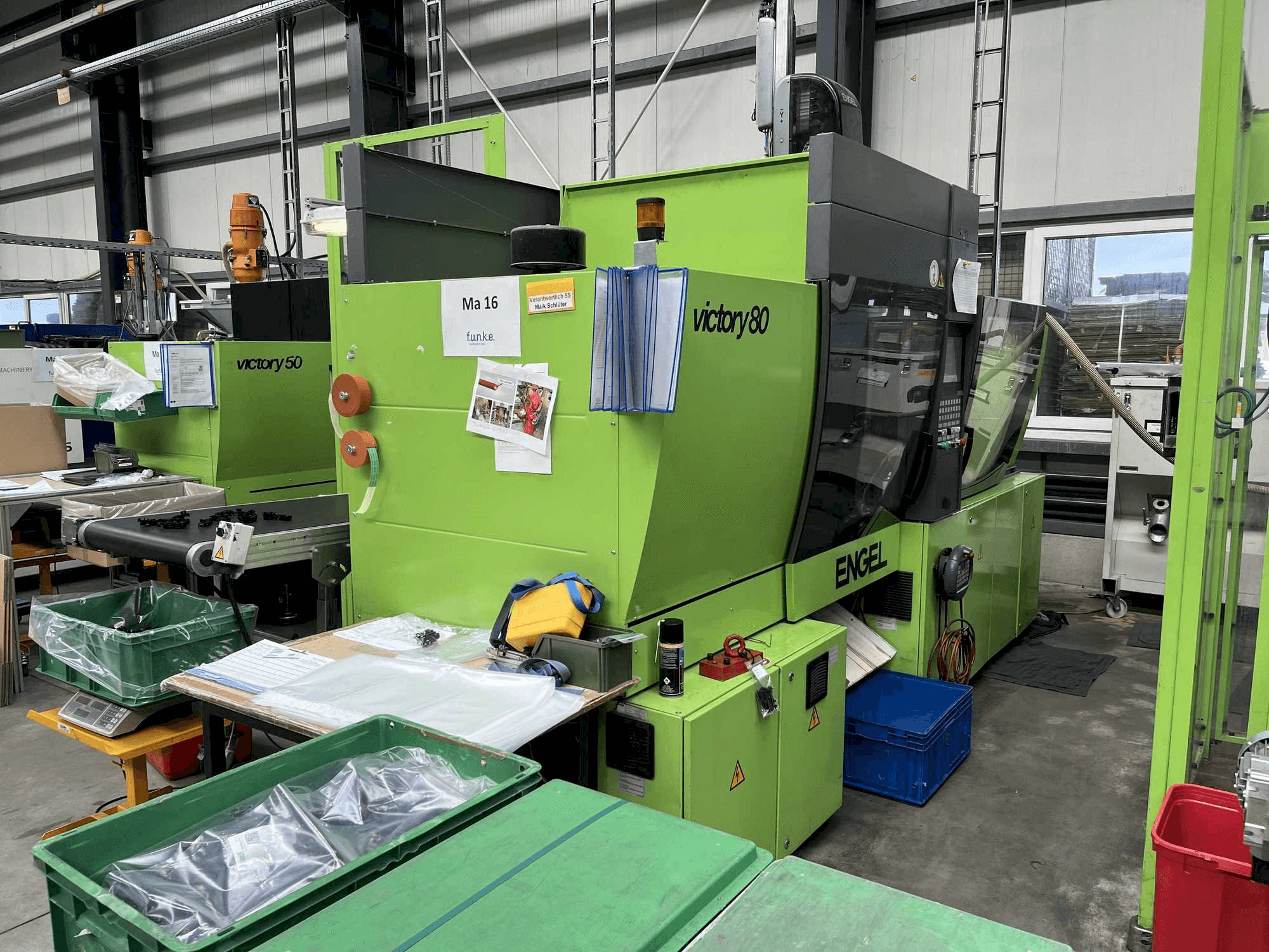 Prikaz stroja Engel VIC 330/80 TECH sprijeda