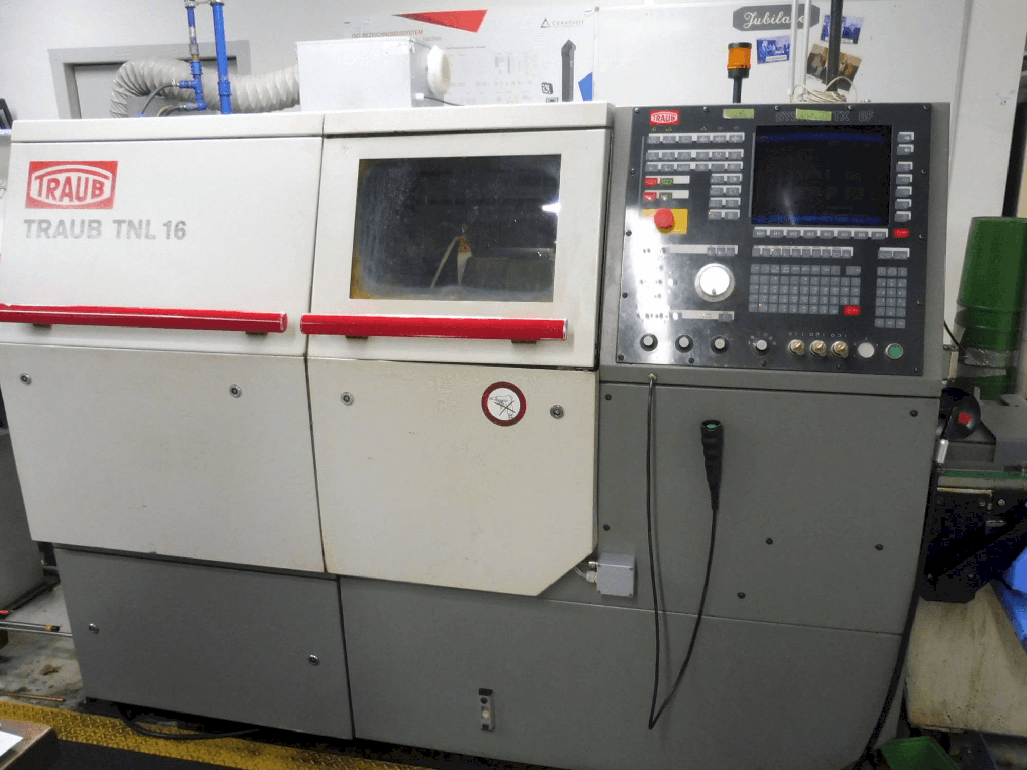 Prikaz stroja TRAUB TNL 16 sprijeda