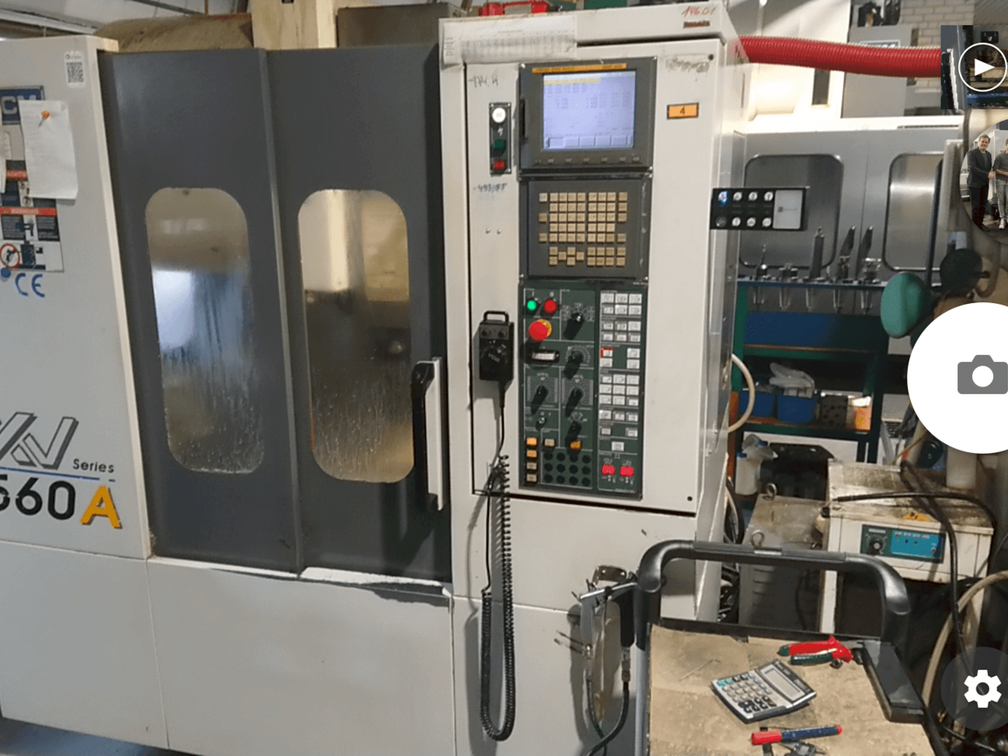 Prikaz stroja YCM XV560A sprijeda